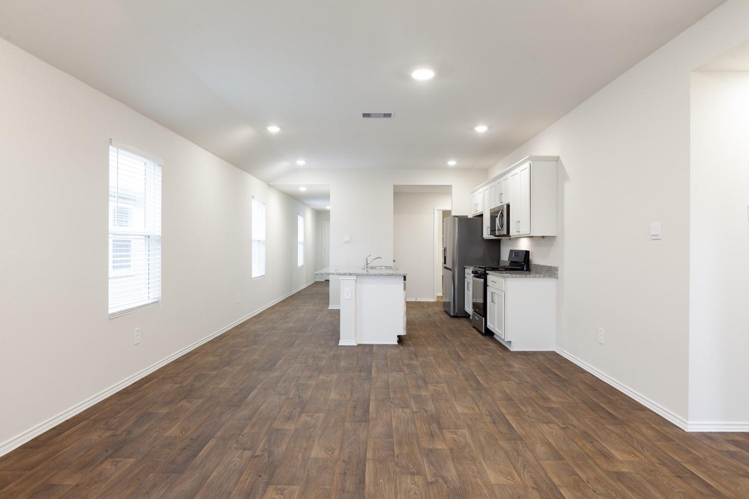 136 Granary Dr, Uhland, TX 78640