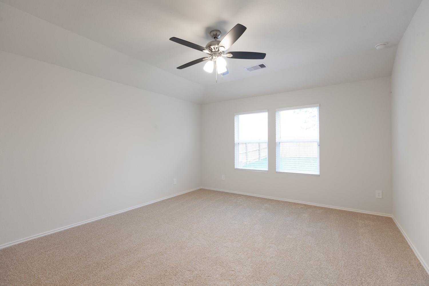 136 Granary Dr, Uhland, TX 78640