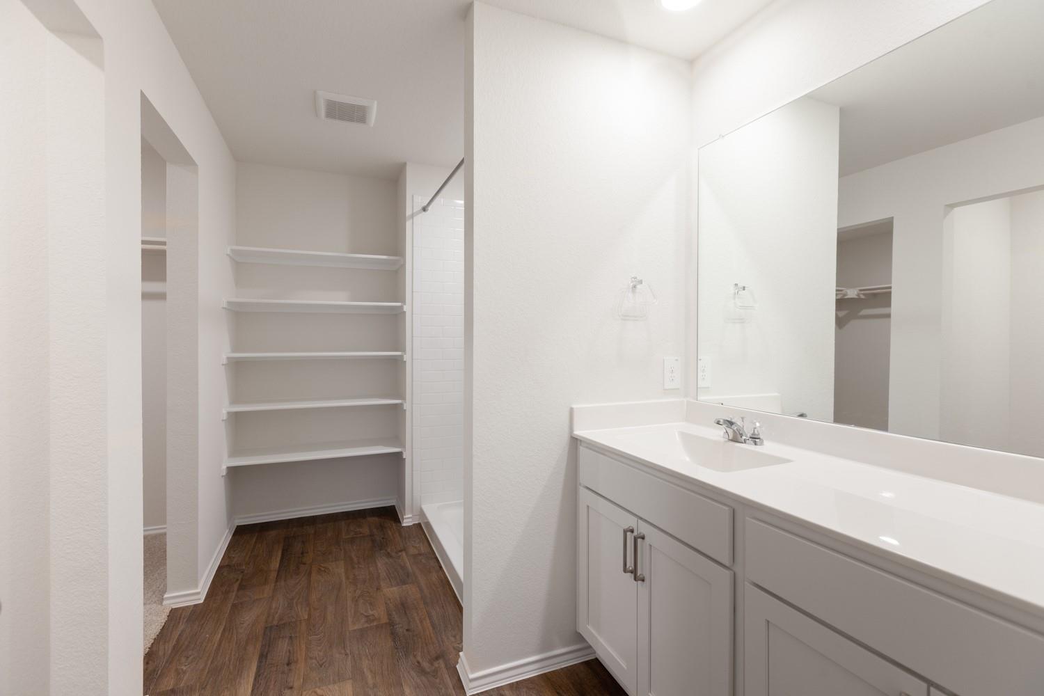 136 Granary Dr, Uhland, TX 78640