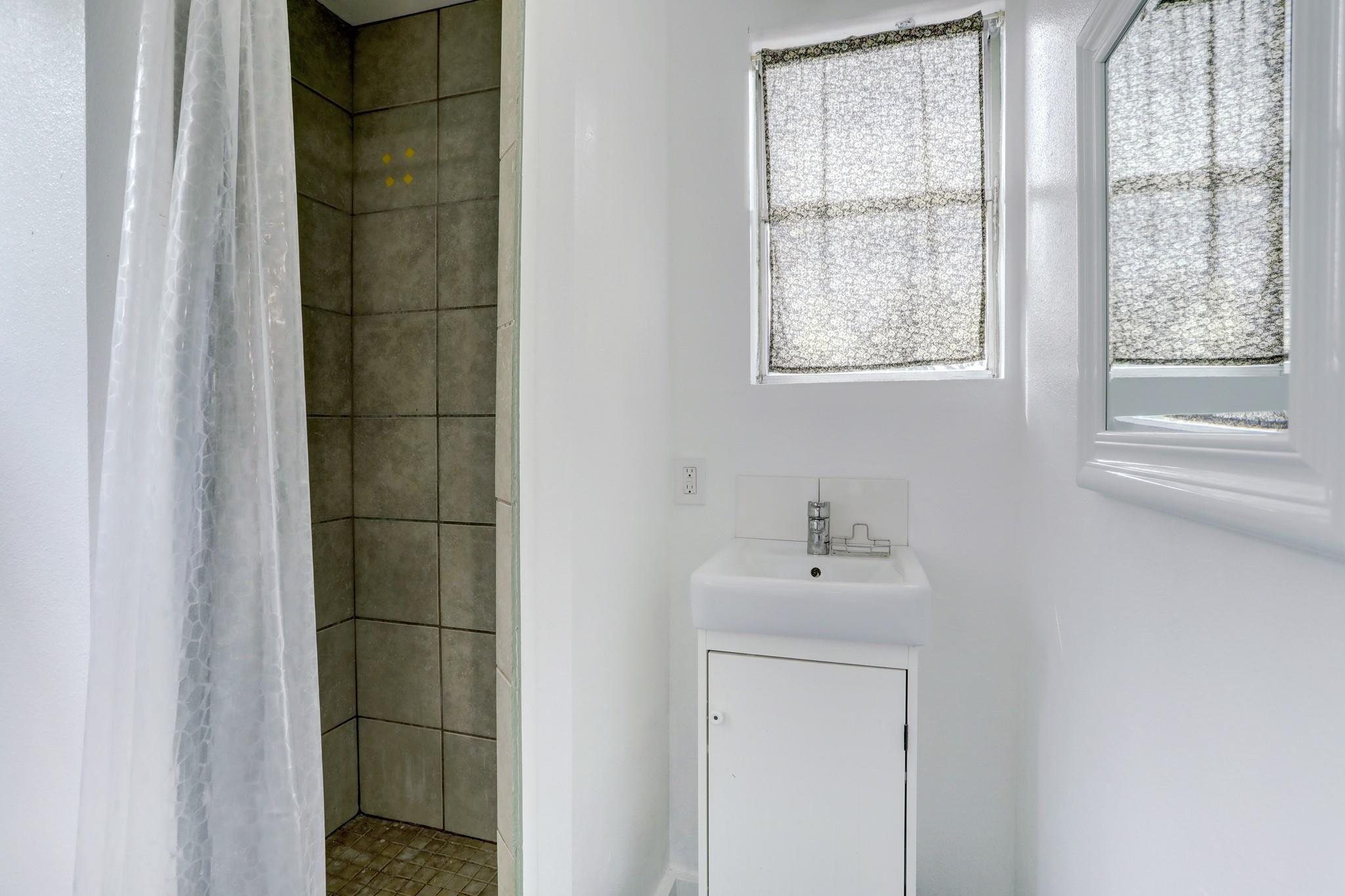 901 Newman Dr # B, Austin, TX 78703