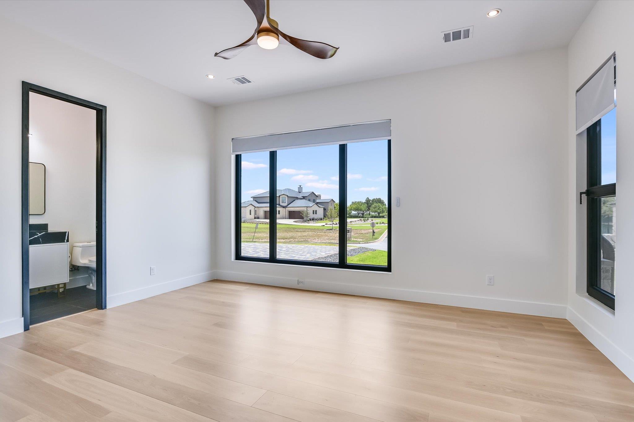 1806 Lauren Dr, Spicewood, TX 78669