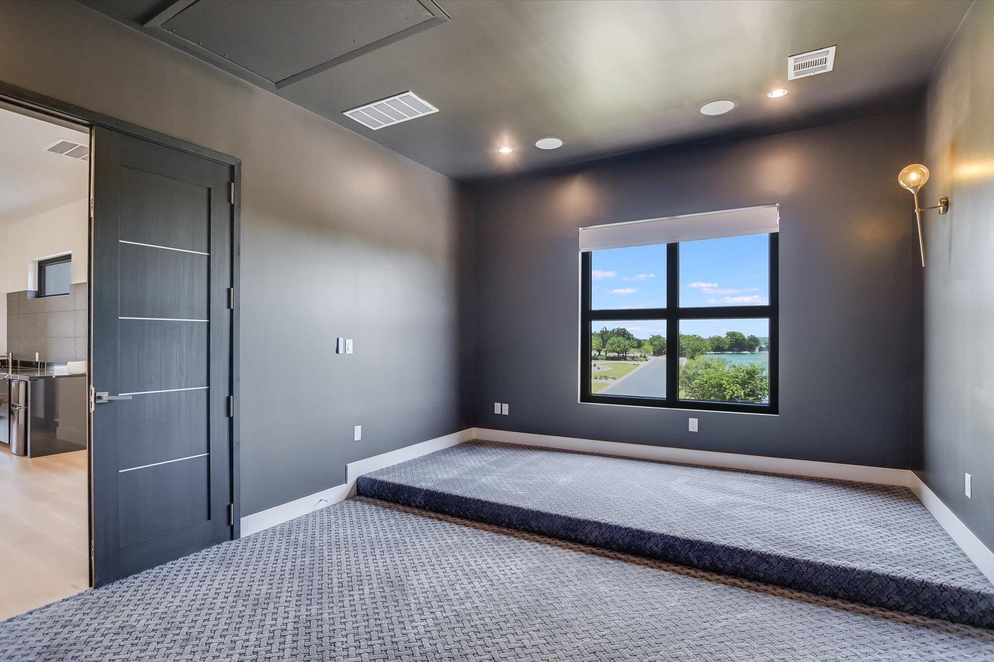 1806 Lauren Dr, Spicewood, TX 78669