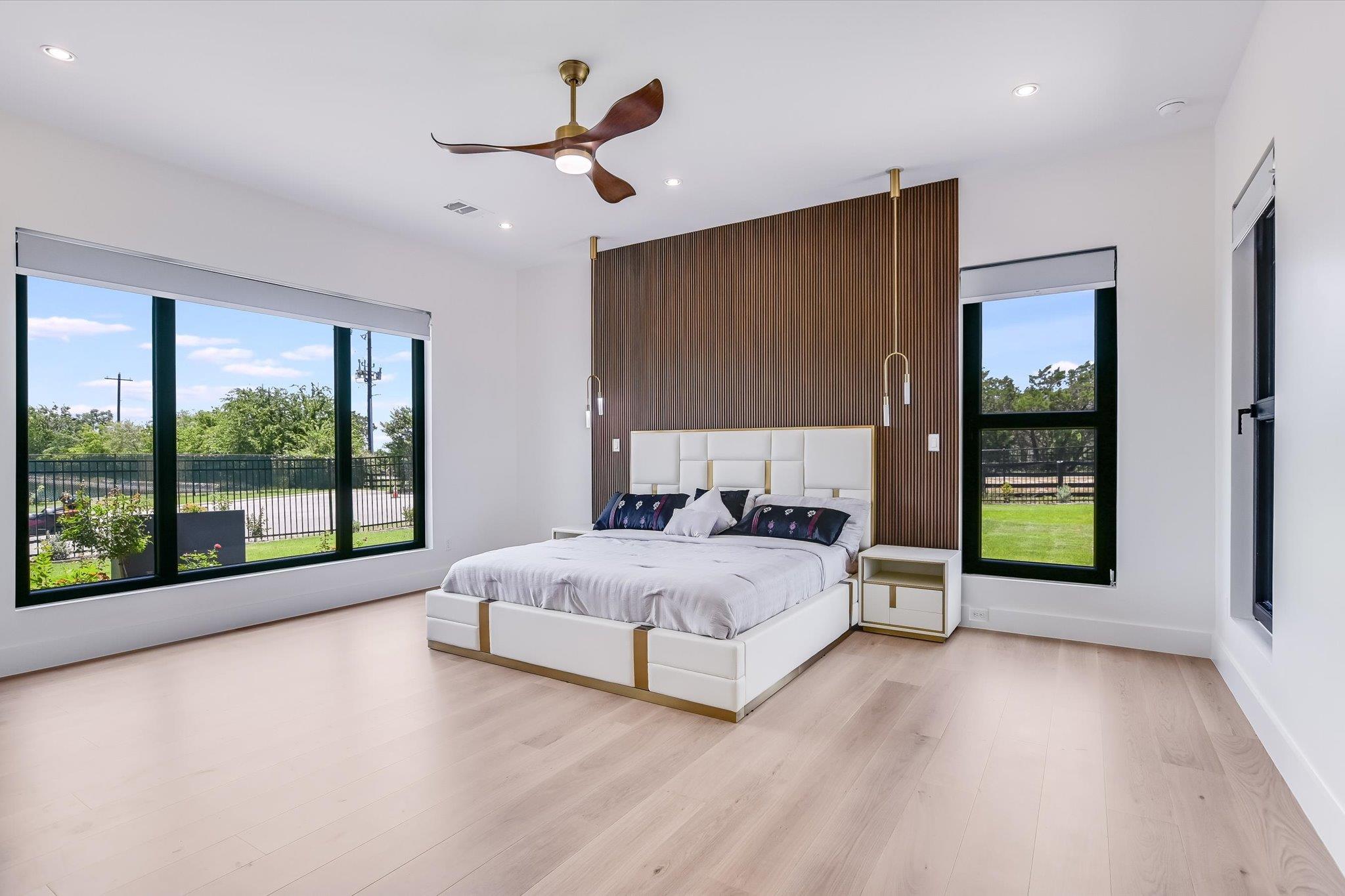 1806 Lauren Dr, Spicewood, TX 78669