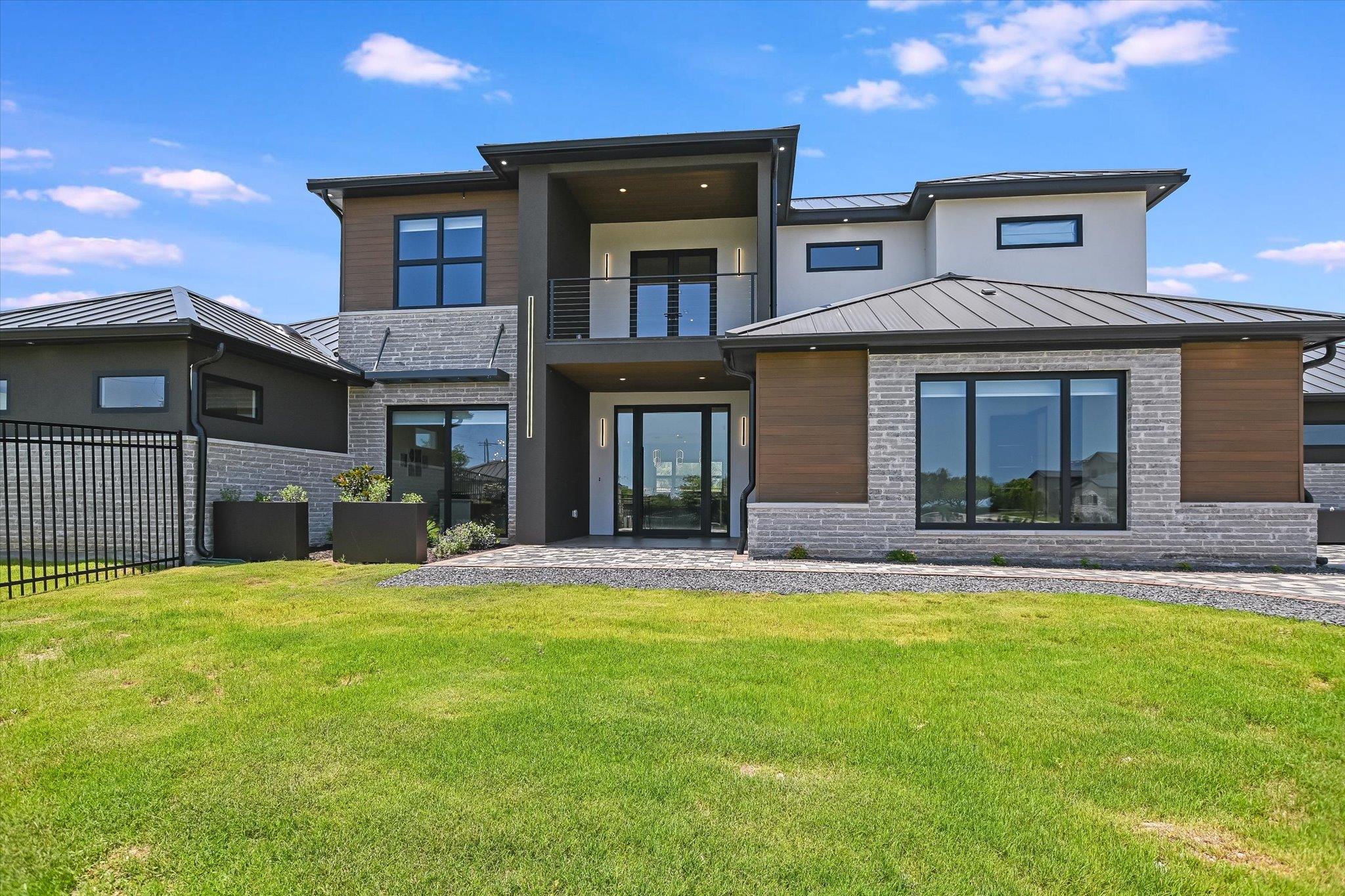 1806 Lauren Dr, Spicewood, TX 78669