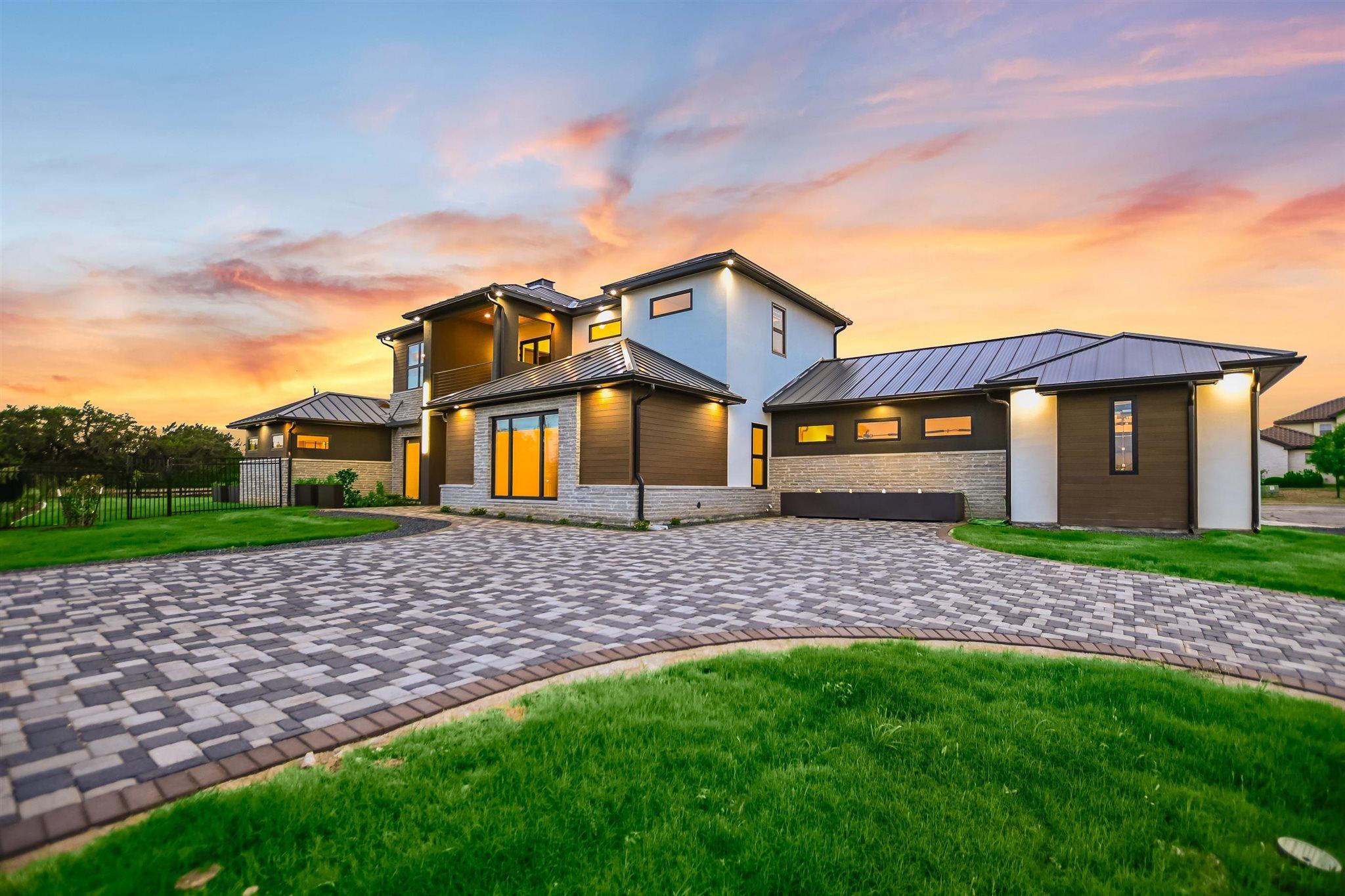 1806 Lauren Dr, Spicewood, TX 78669