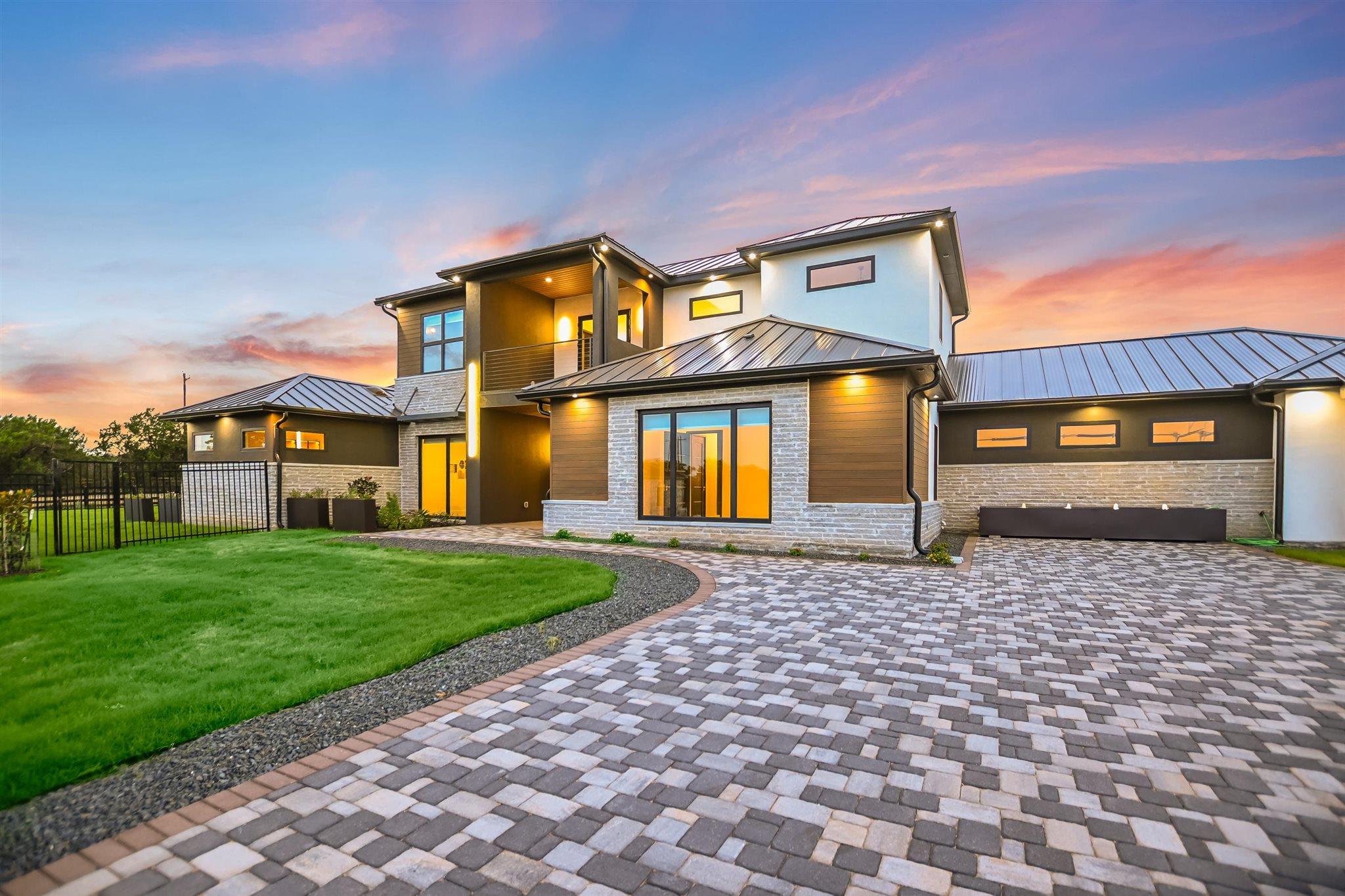 1806 Lauren Dr, Spicewood, TX 78669