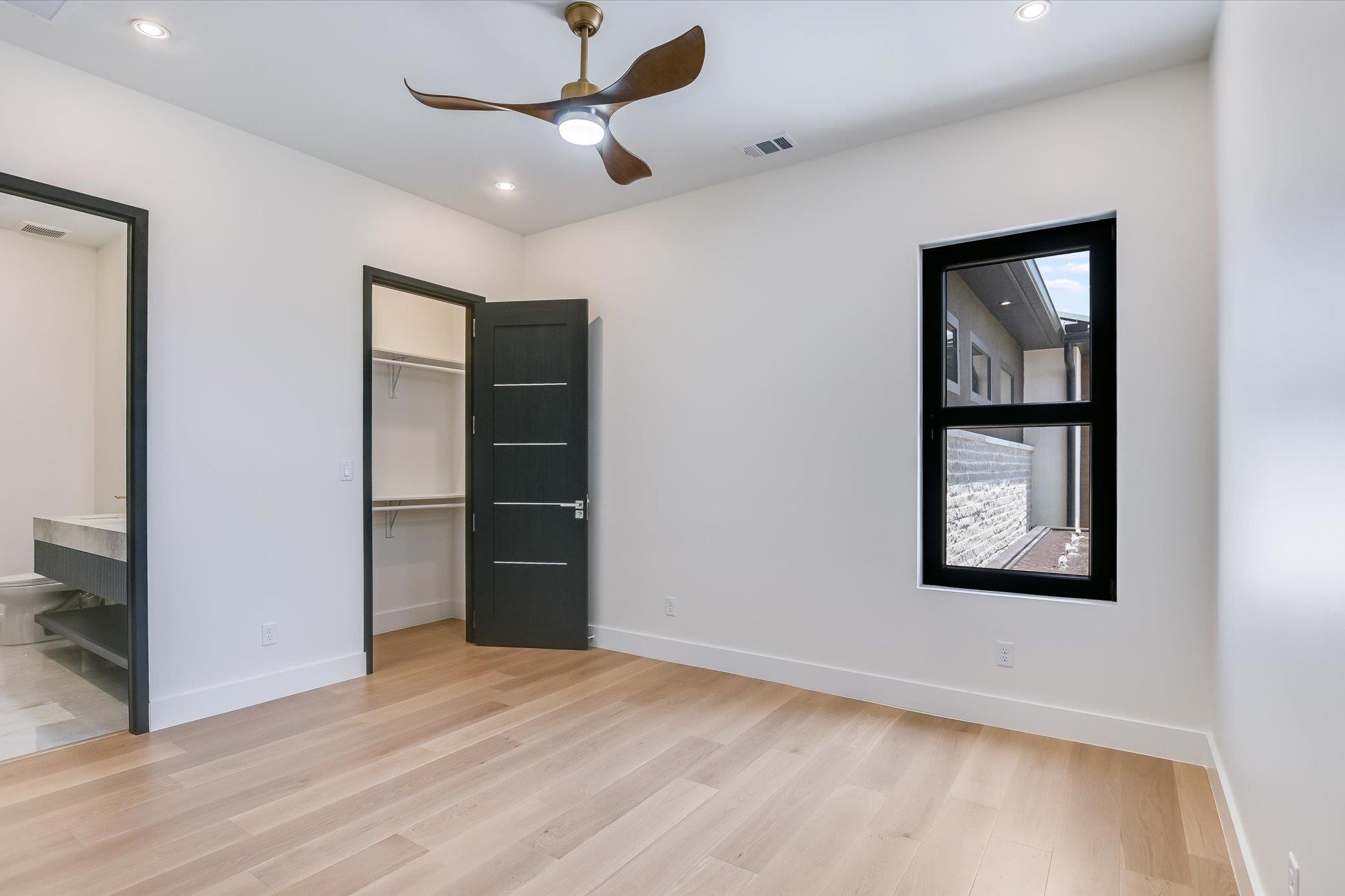 1806 Lauren Dr, Spicewood, TX 78669