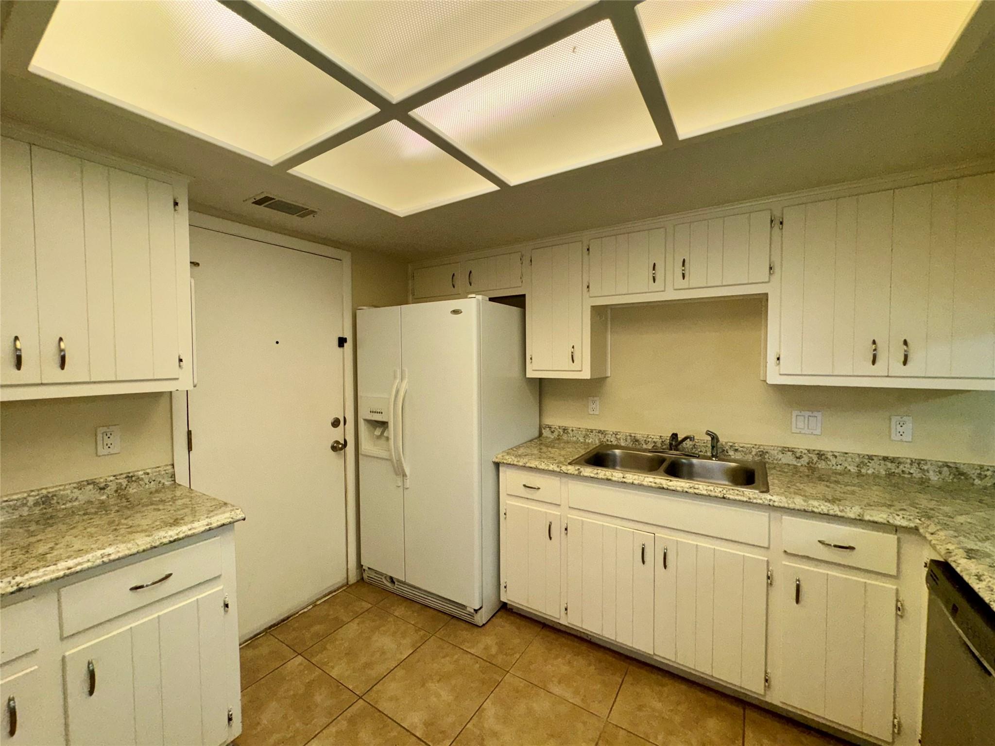 223 Stowaway Cv # B, Lakeway, TX 78734