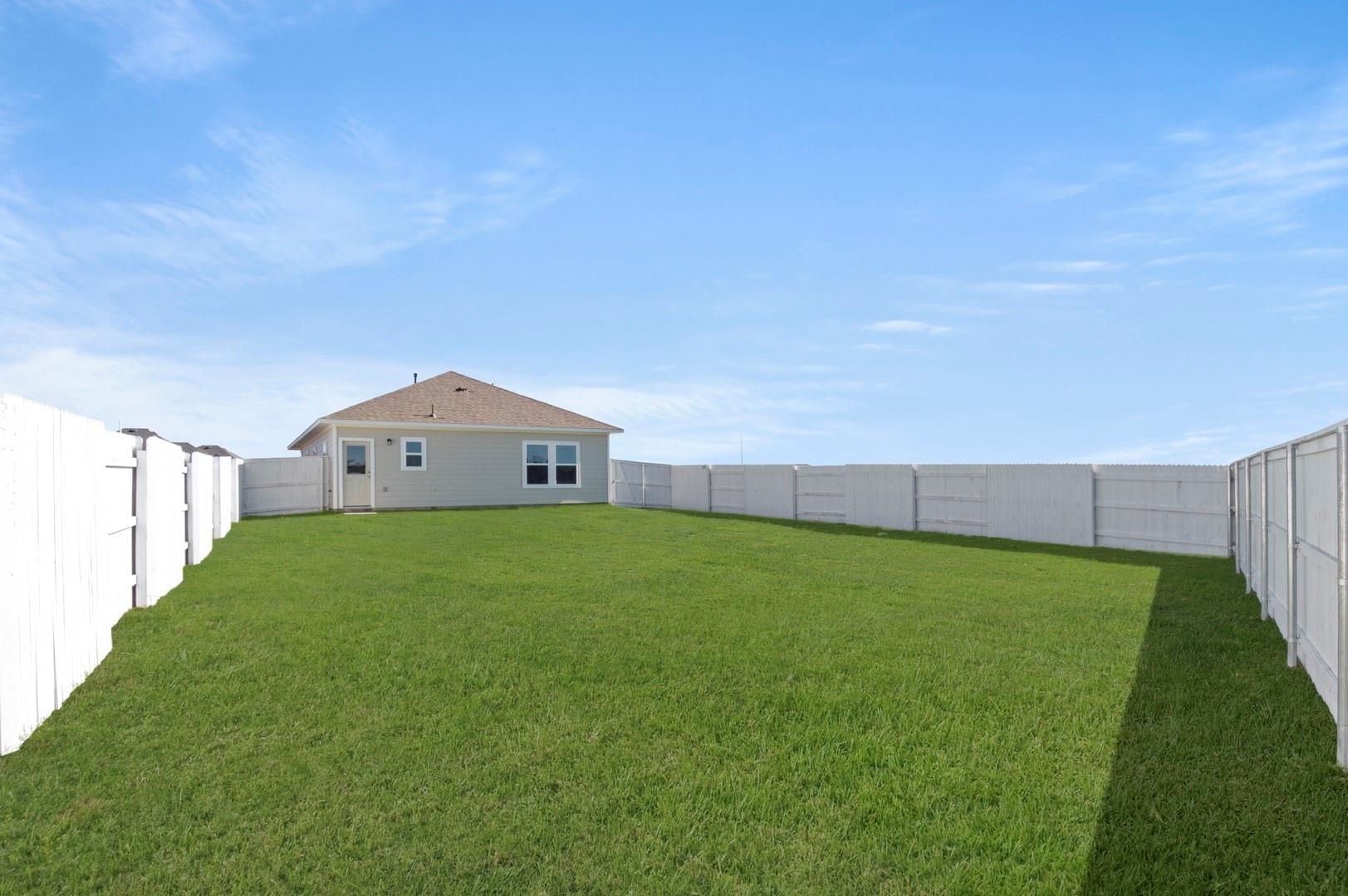 108 Summer Dr, Elgin, TX 78621