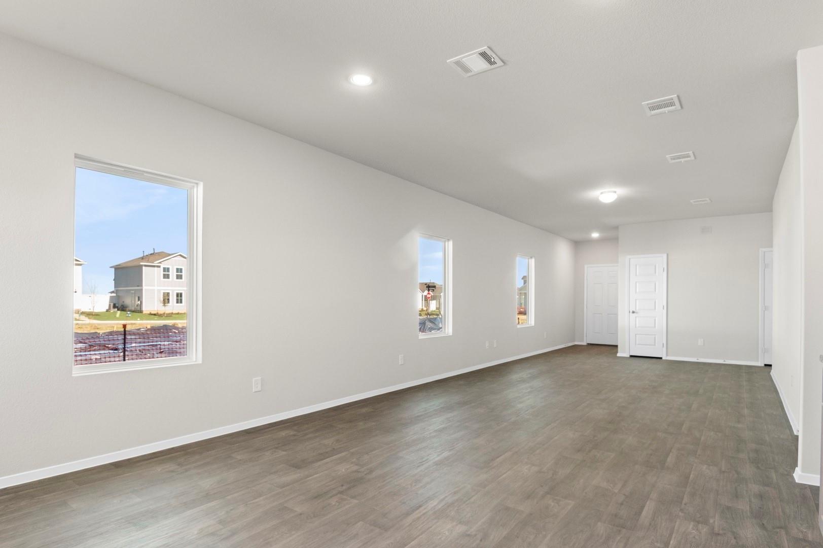 108 Summer Dr, Elgin, TX 78621