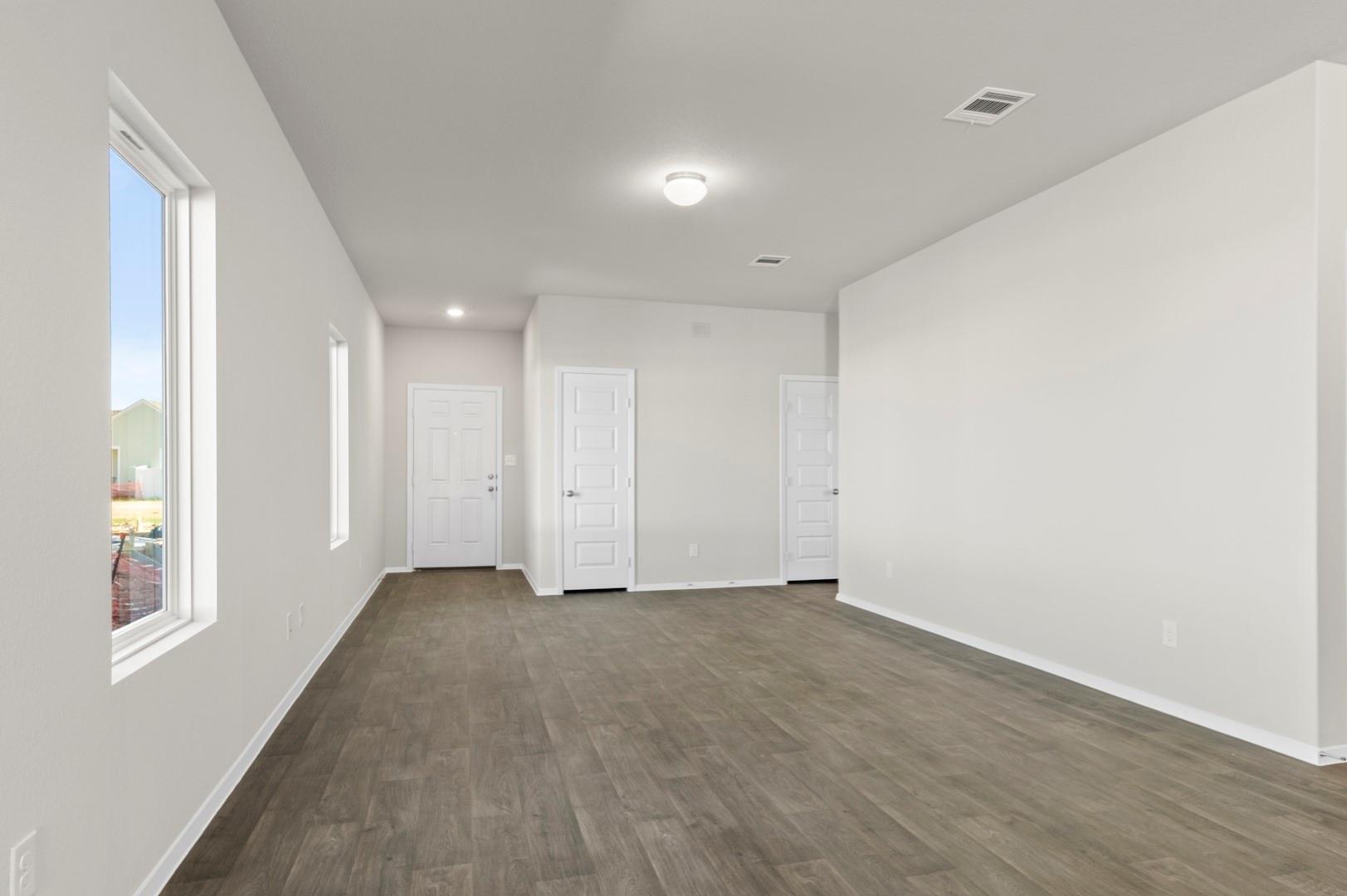 108 Summer Dr, Elgin, TX 78621