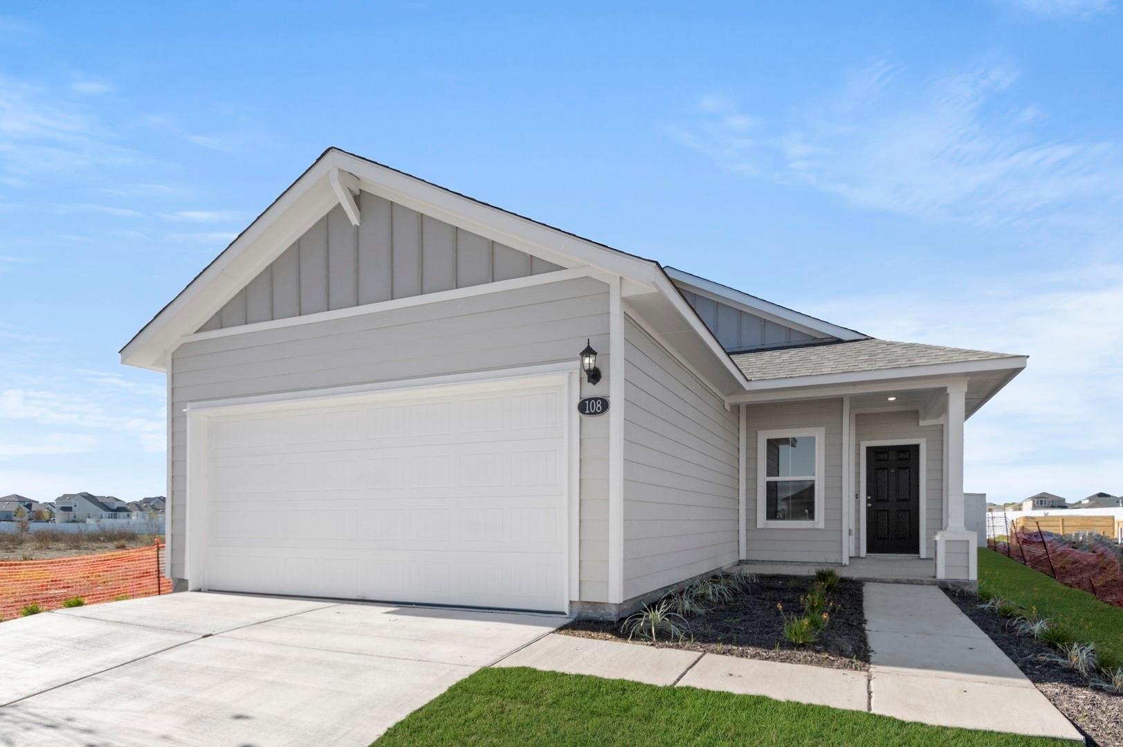 108 Summer Dr, Elgin, TX 78621