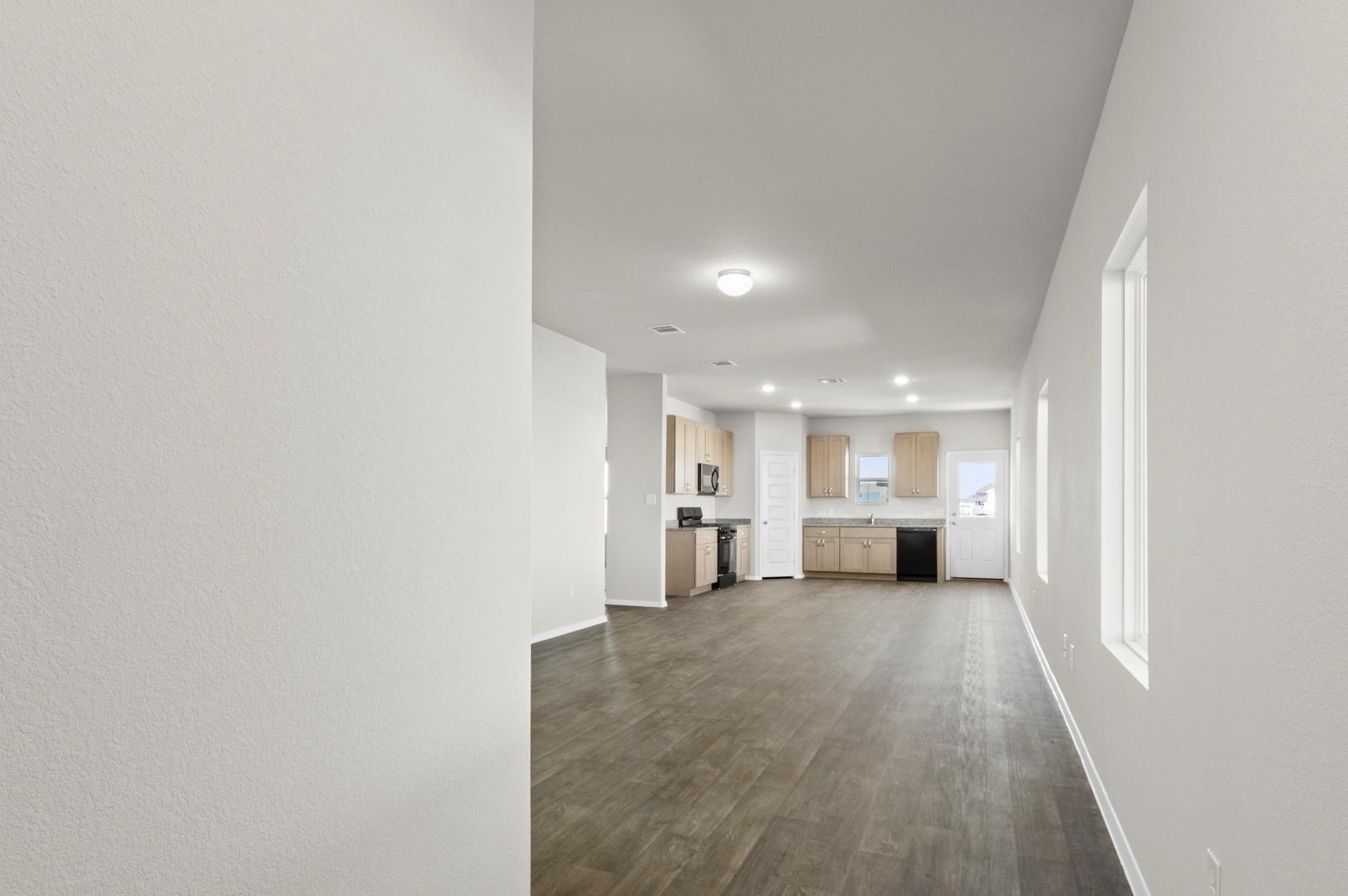 108 Summer Dr, Elgin, TX 78621