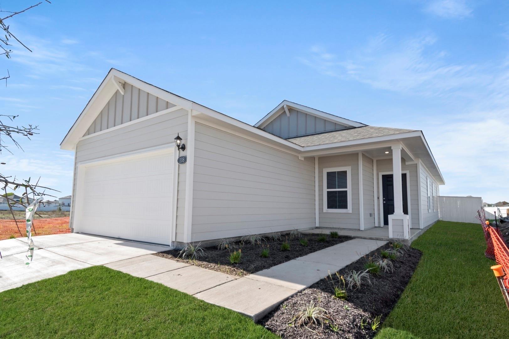 108 Summer Dr, Elgin, TX 78621