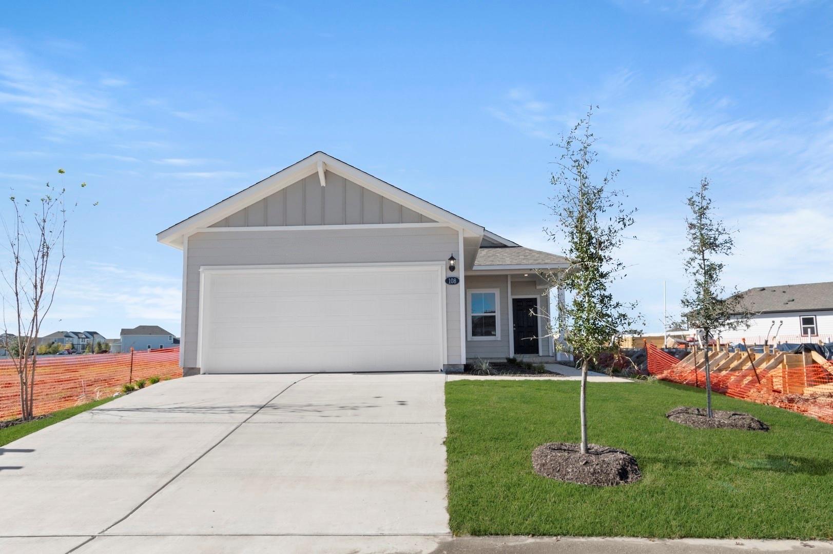 108 Summer Dr, Elgin, TX 78621