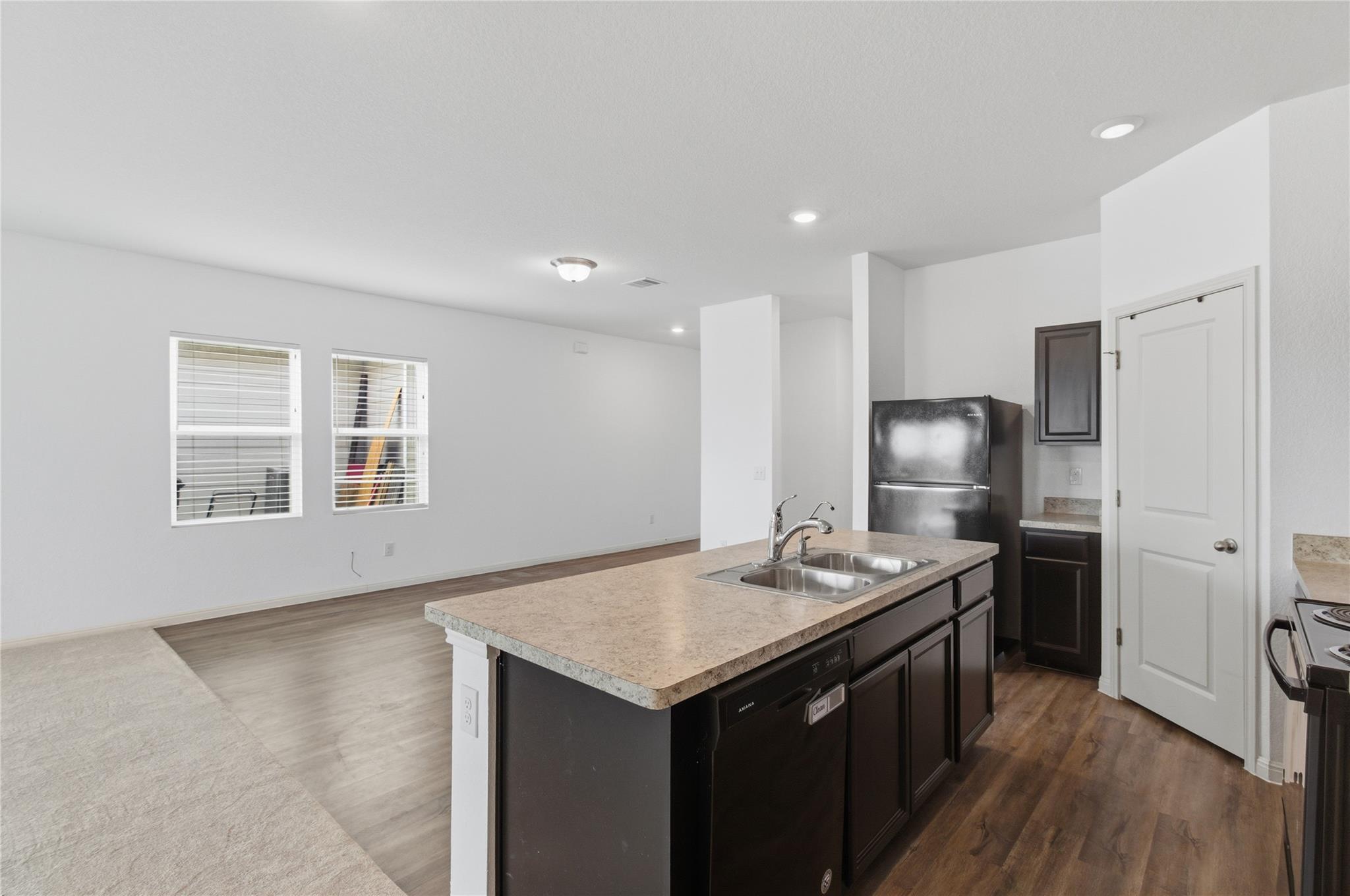 211 Shiro Dr, Kyle, TX 78640