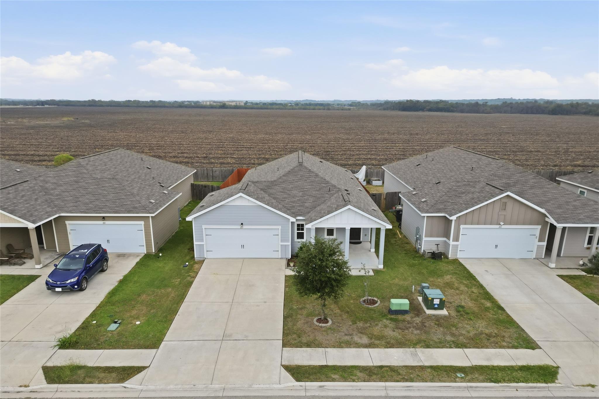 211 Shiro Dr, Kyle, TX 78640