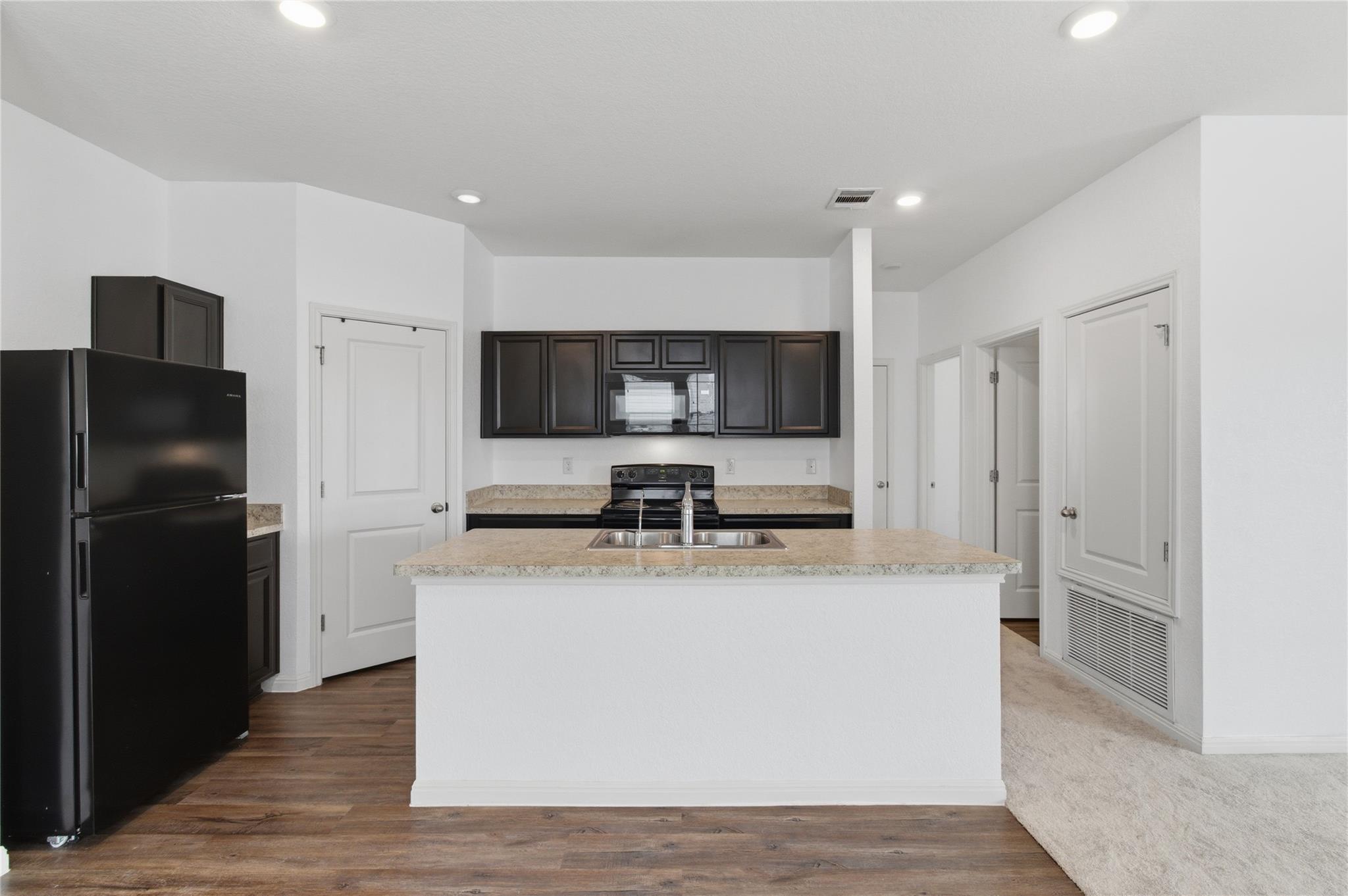 211 Shiro Dr, Kyle, TX 78640