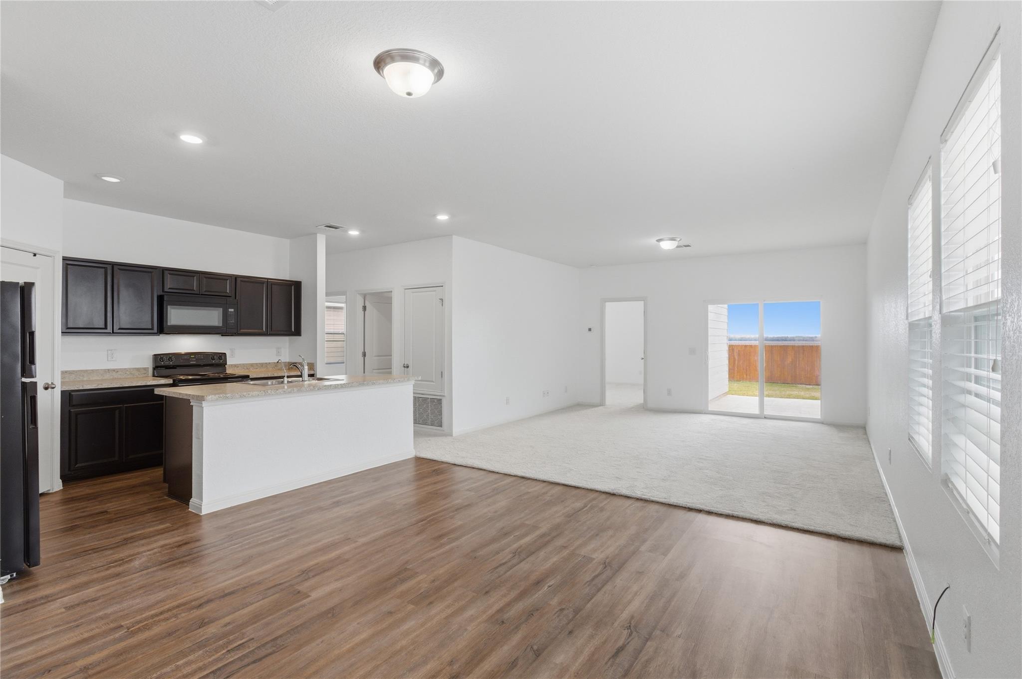 211 Shiro Dr, Kyle, TX 78640