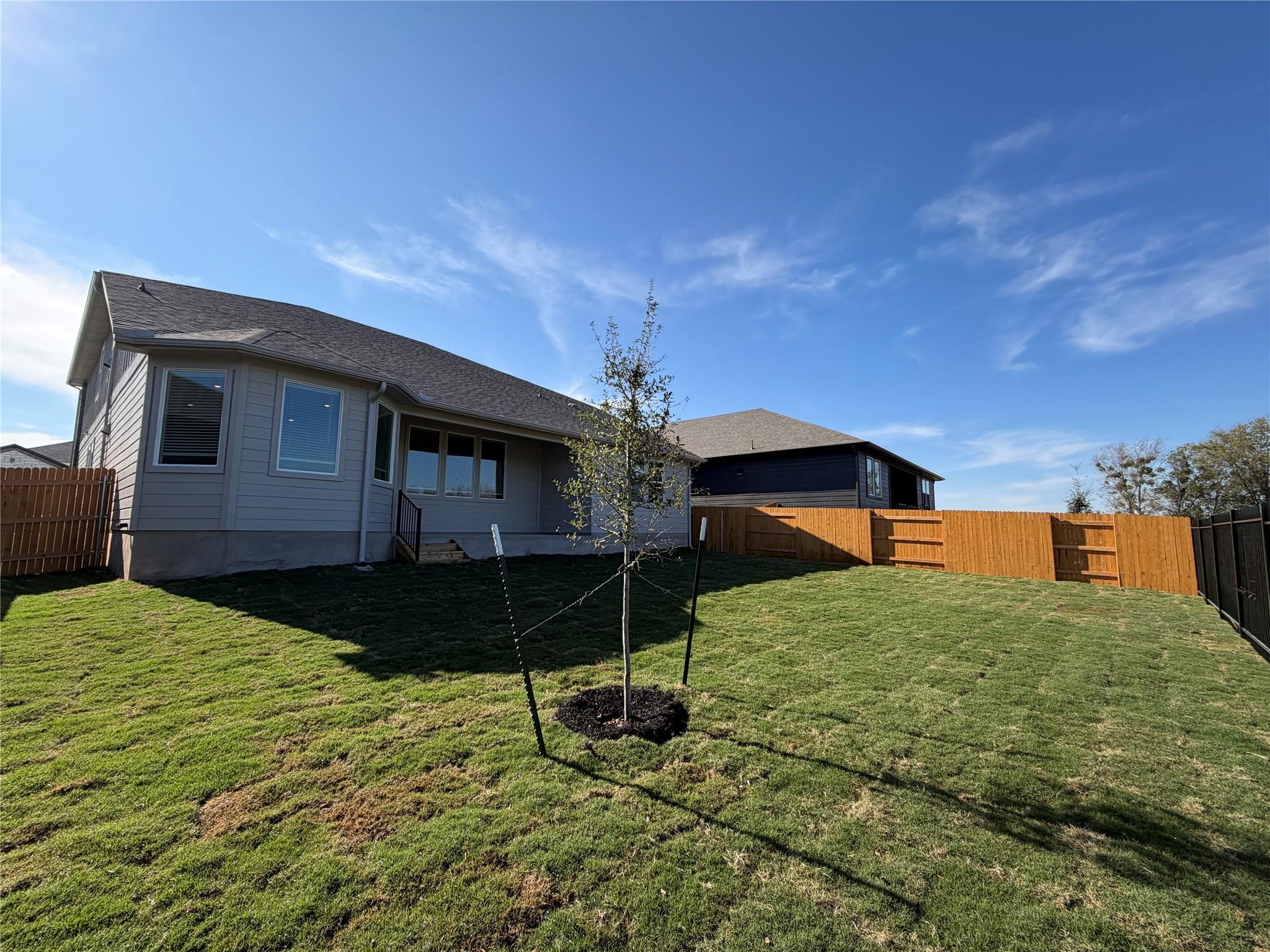 136 Divisadero Dr, Hutto, TX 78634