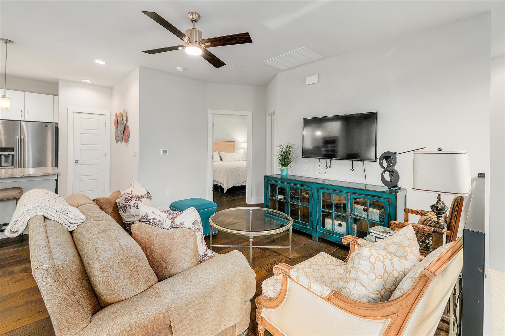 1205 Elm St # 8, Austin, TX 78703