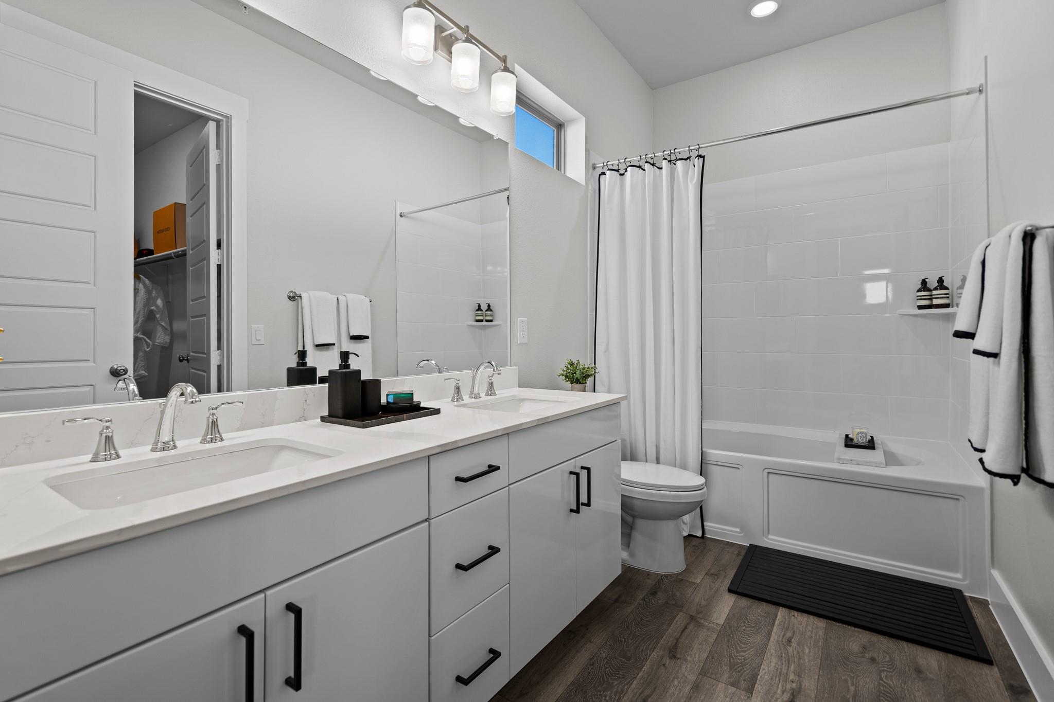 476 Suffield Dr # 812, Buda, TX 78610