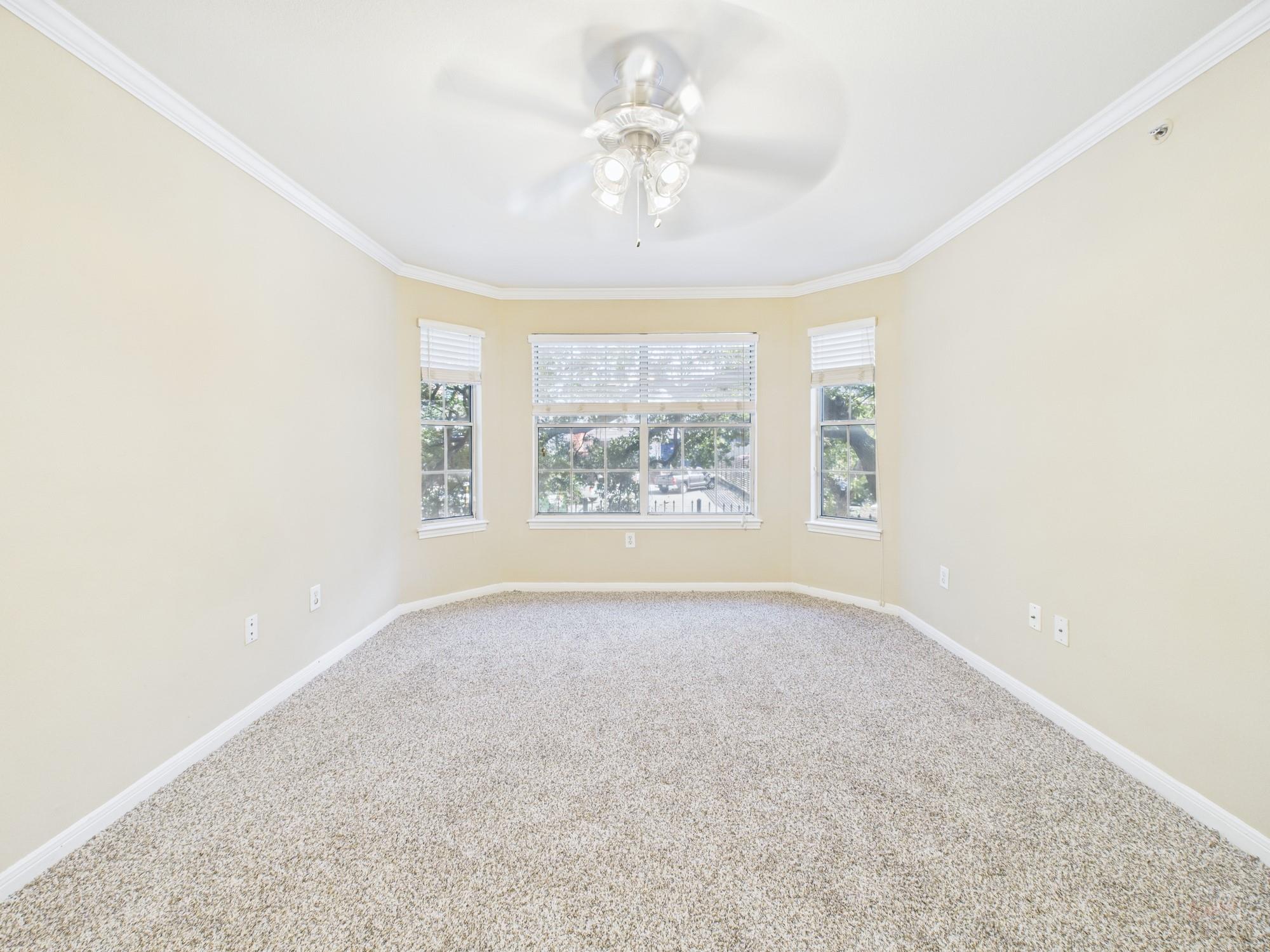 501 W 26th St # 116, Austin, TX 78705