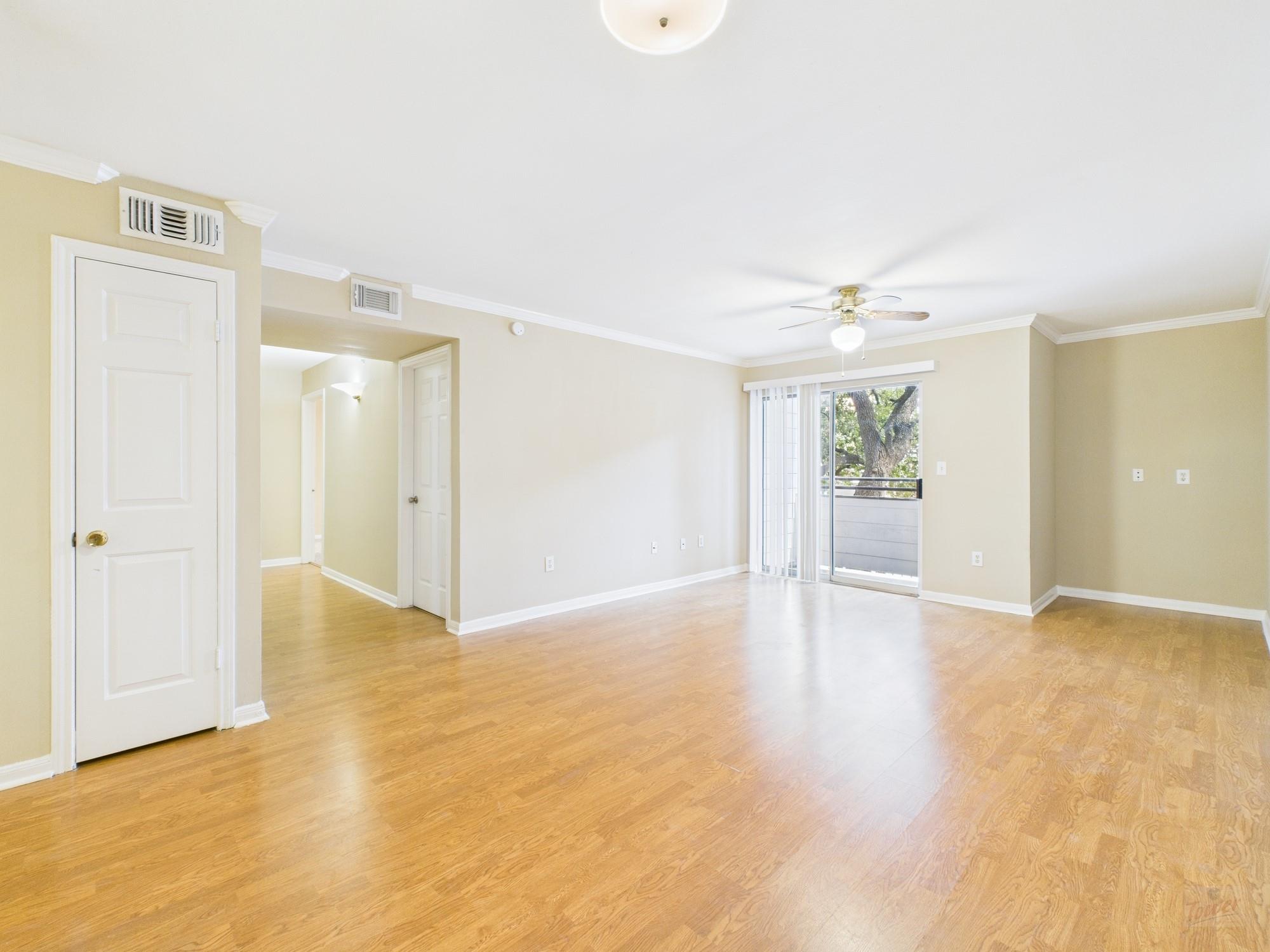 501 W 26th St # 116, Austin, TX 78705