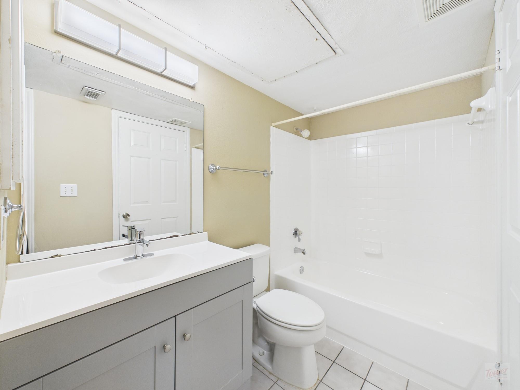 501 W 26th St # 116, Austin, TX 78705