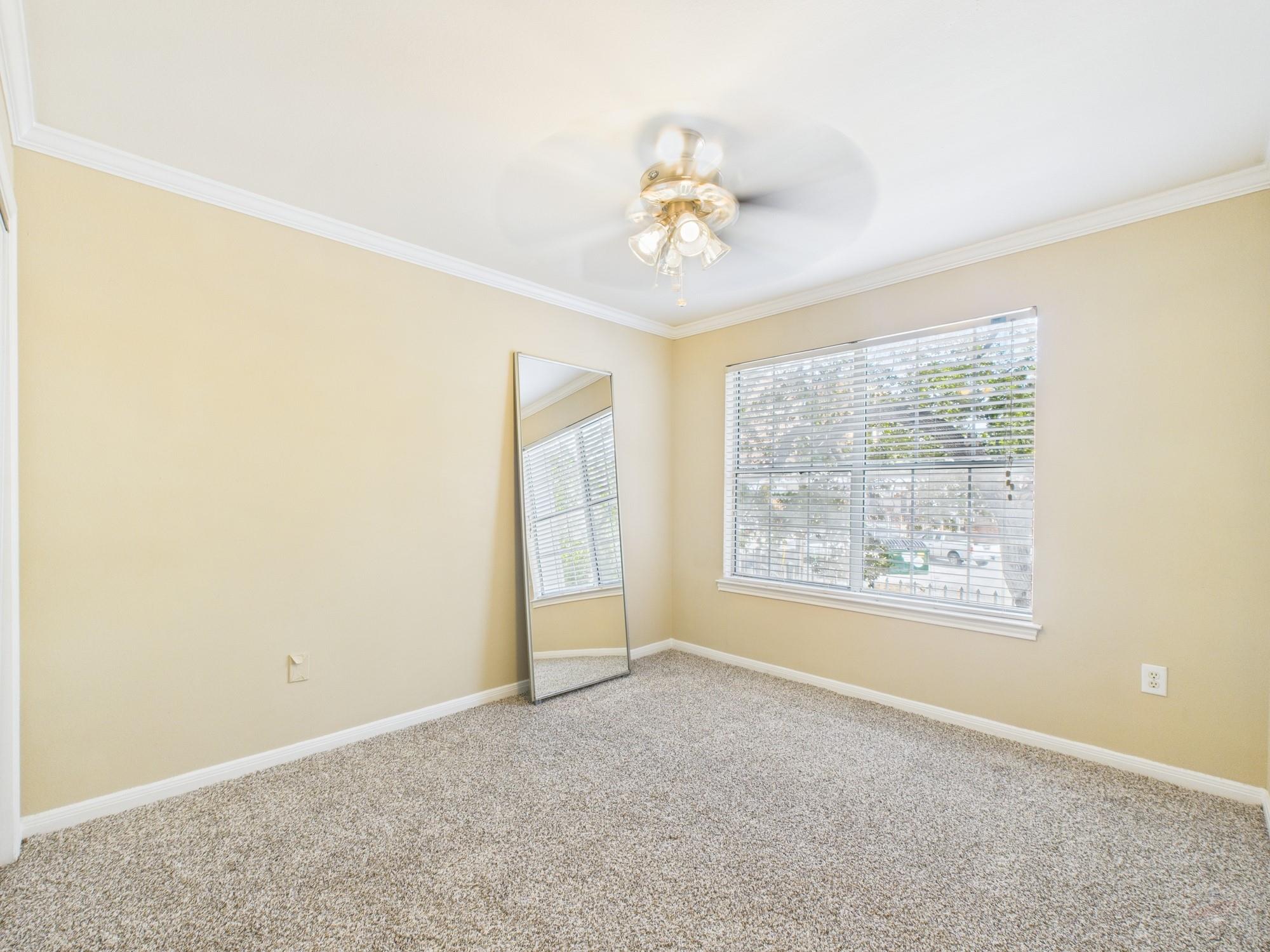 501 W 26th St # 116, Austin, TX 78705