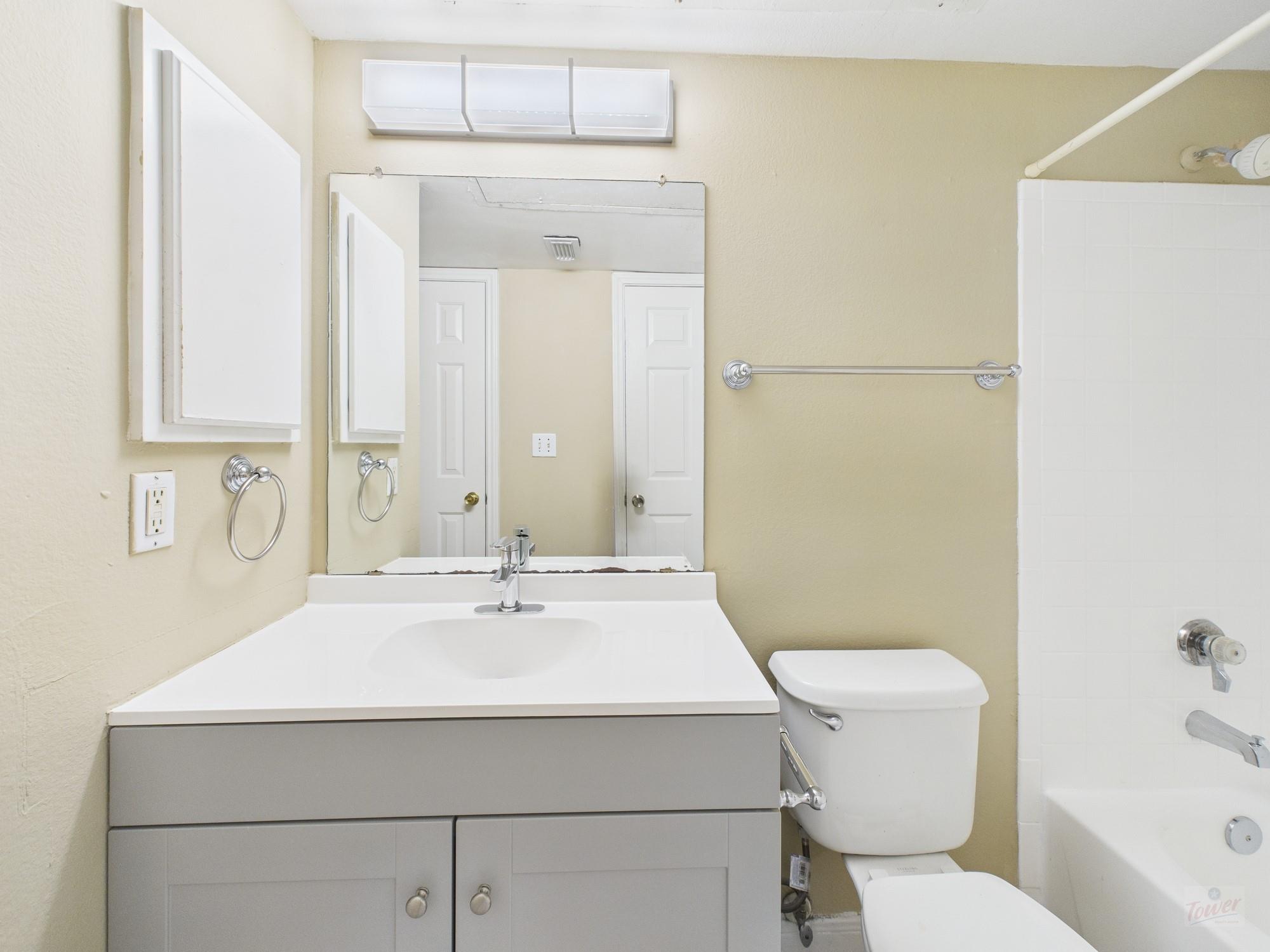 501 W 26th St # 116, Austin, TX 78705