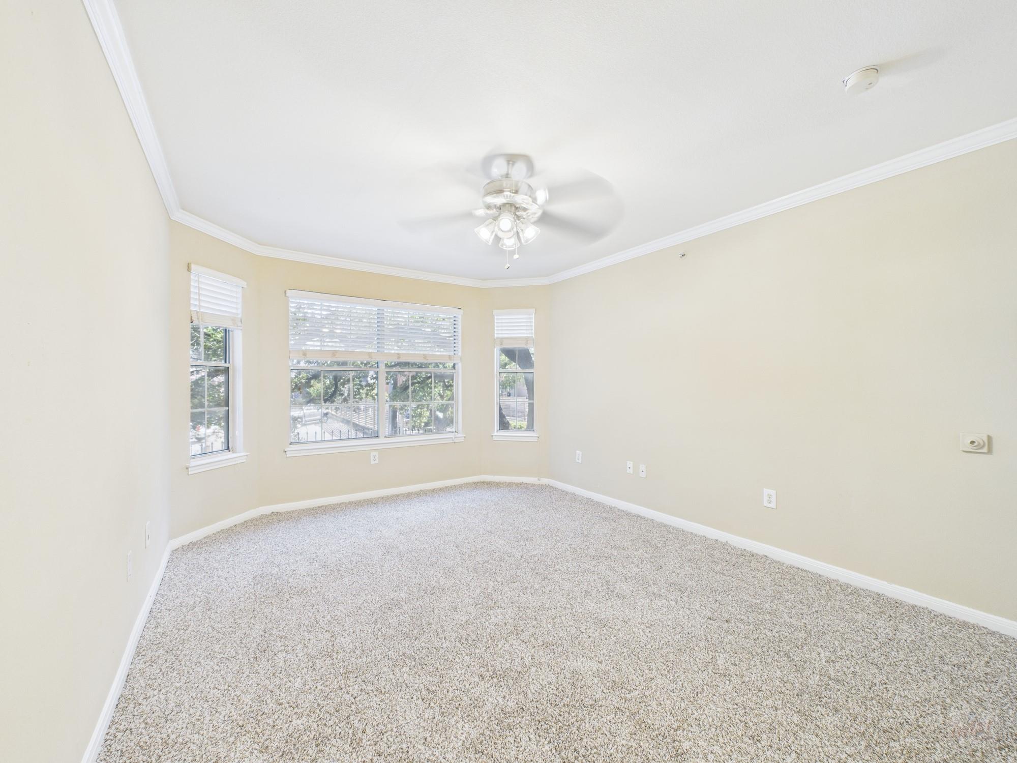 501 W 26th St # 116, Austin, TX 78705