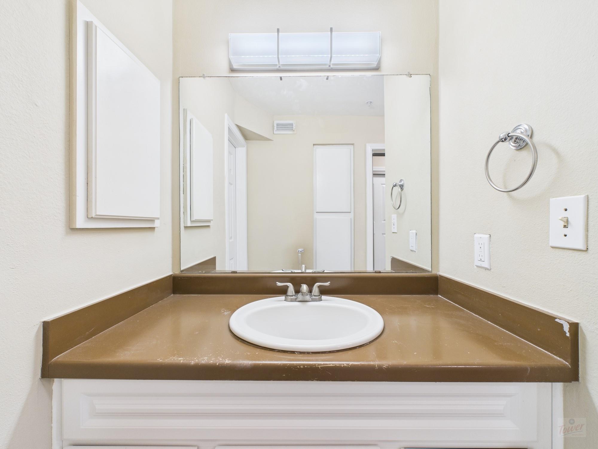 501 W 26th St # 116, Austin, TX 78705