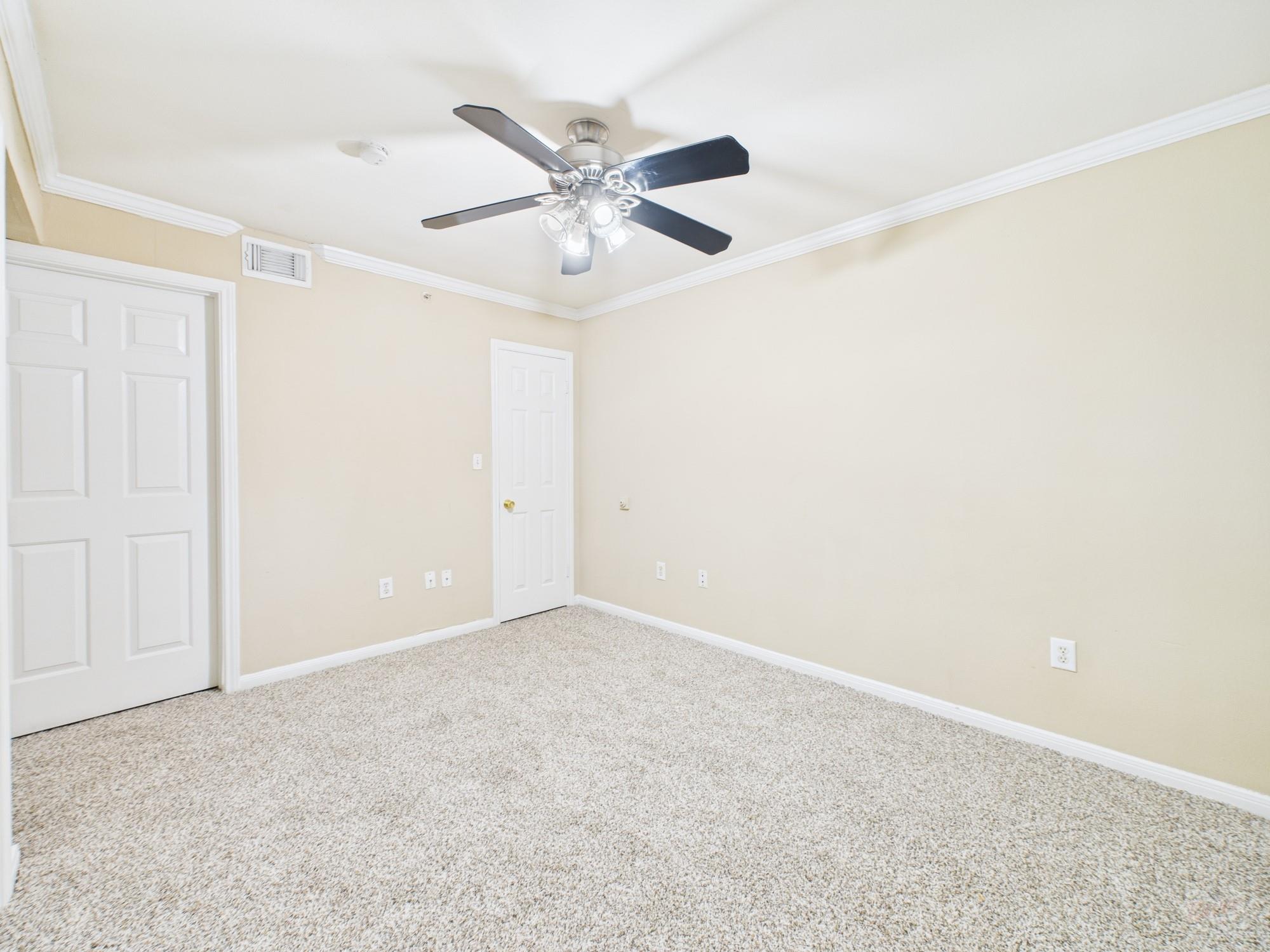 501 W 26th St # 116, Austin, TX 78705