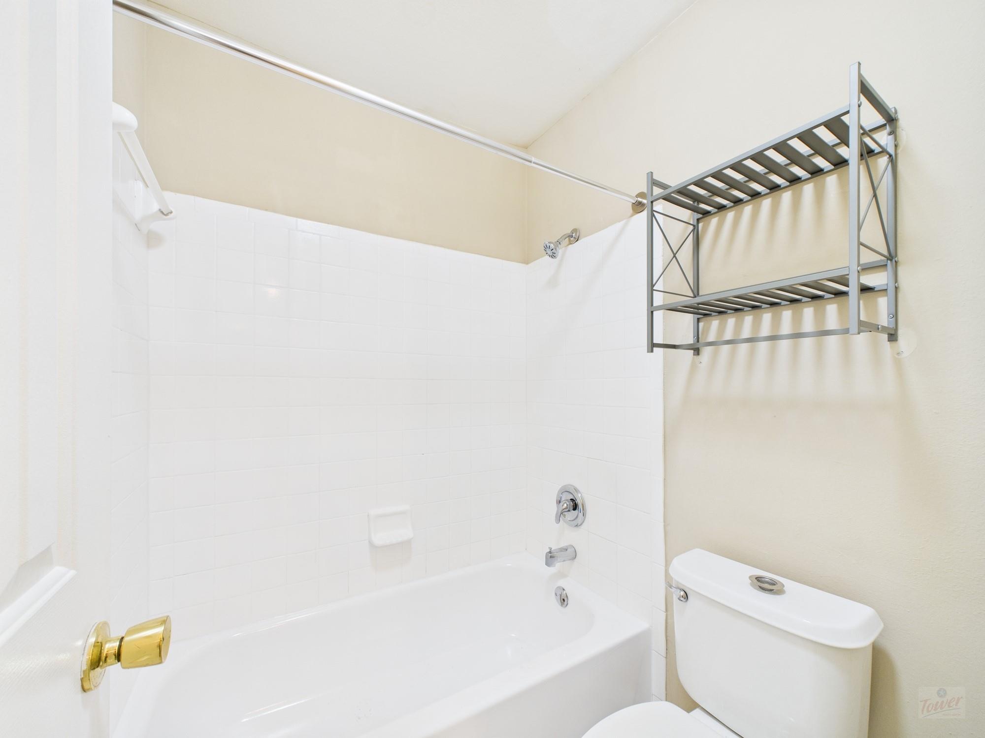 501 W 26th St # 116, Austin, TX 78705