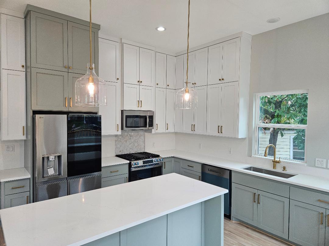 700 N Avenue C, Elgin, TX 78621