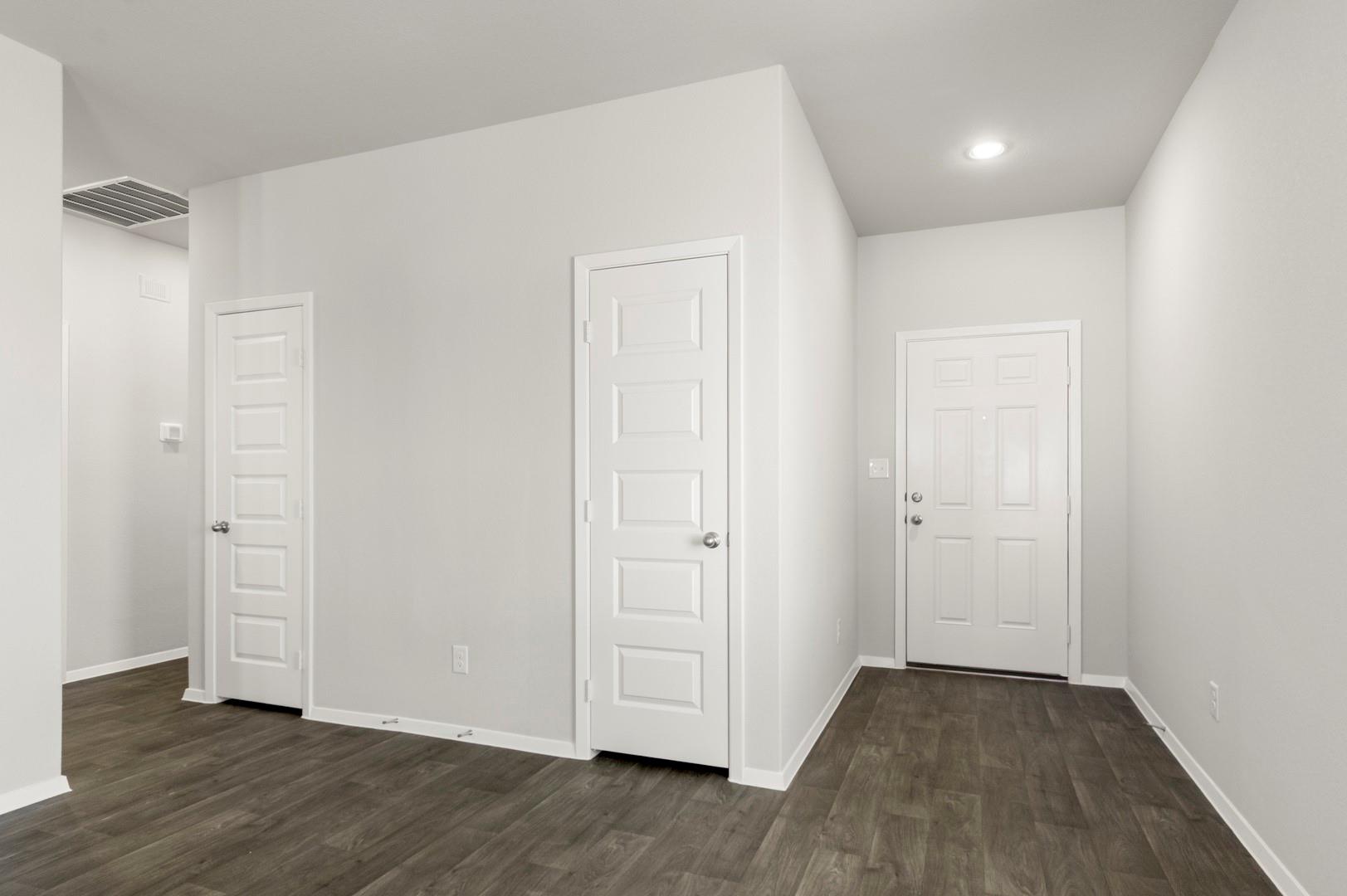 214 Cider Creek Dr, Elgin, TX 78621