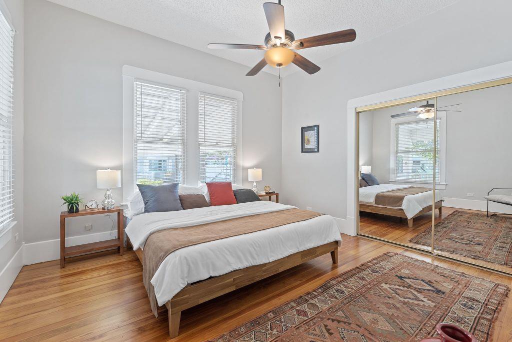 909 Hudgins St, Smithville, TX 78957