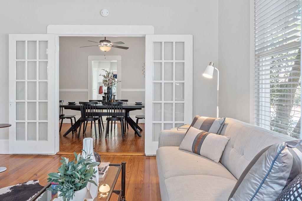 909 Hudgins St, Smithville, TX 78957