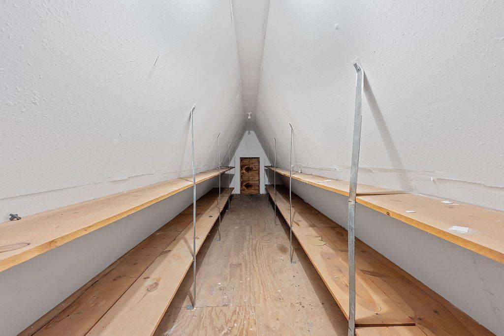 909 Hudgins St, Smithville, TX 78957