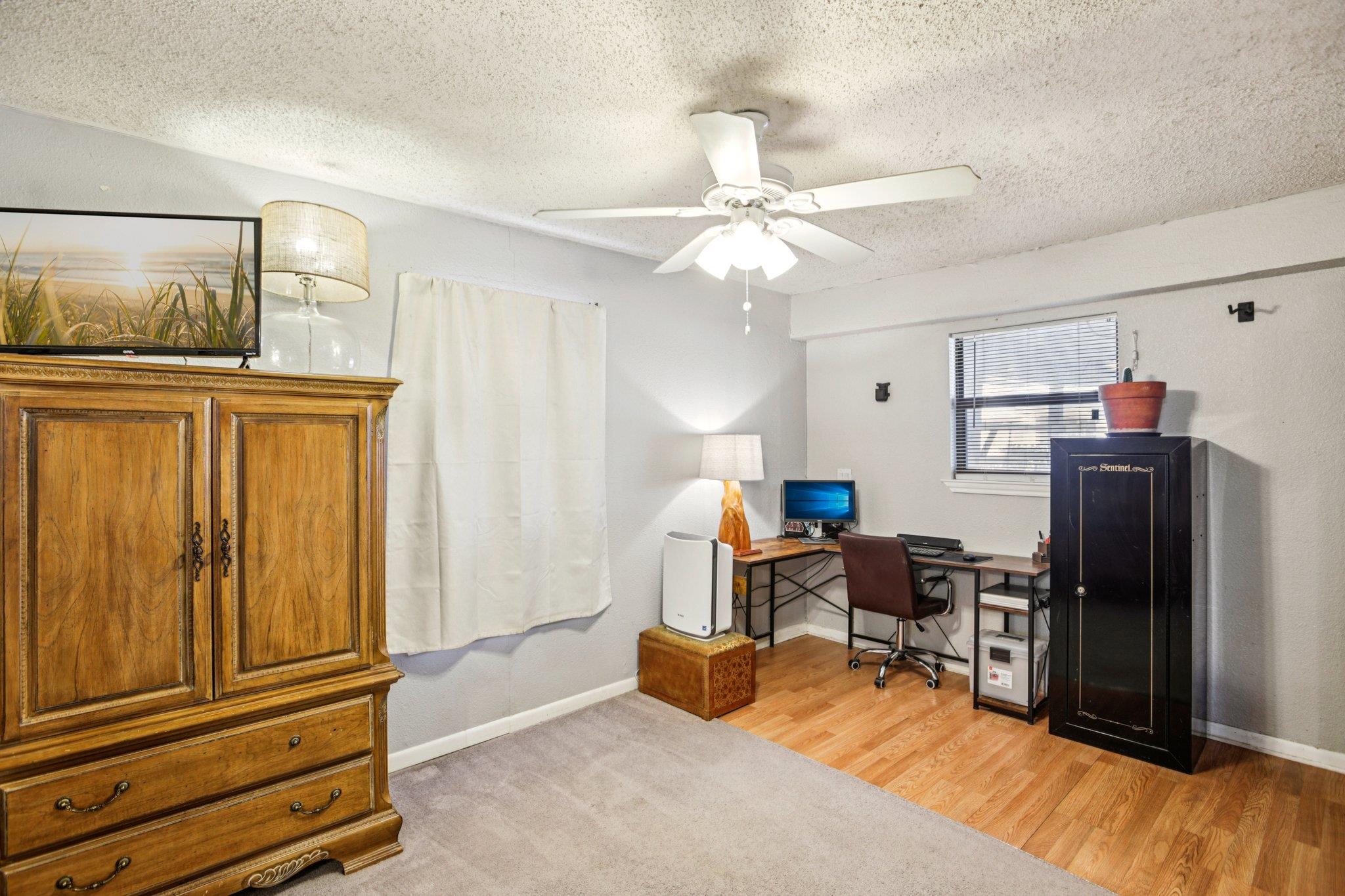 208 E Tomlinson St, Florence, TX 76527