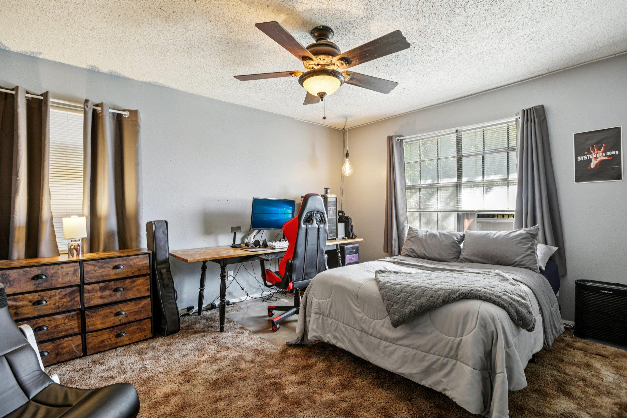 208 E Tomlinson St, Florence, TX 76527