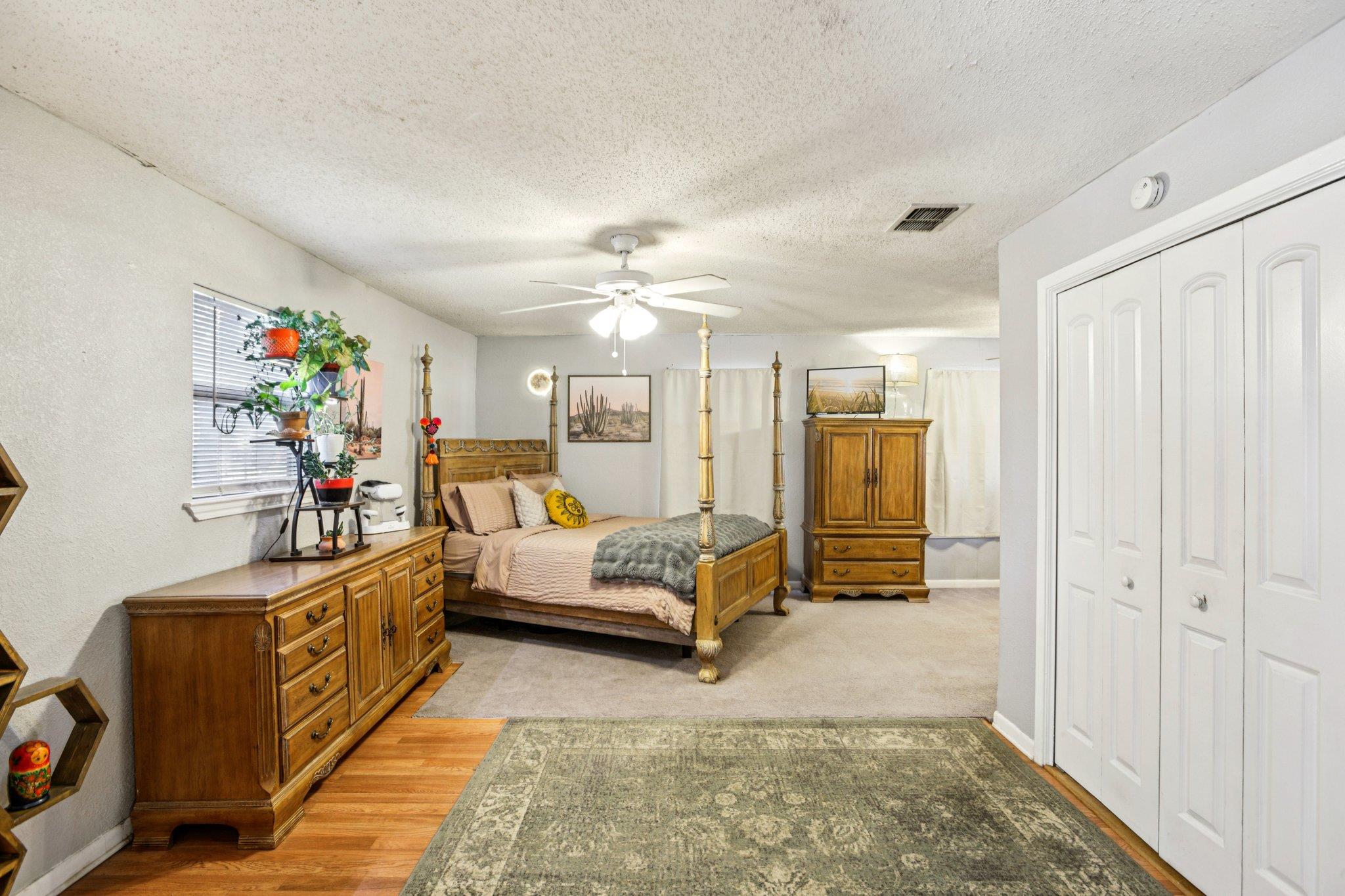 208 E Tomlinson St, Florence, TX 76527