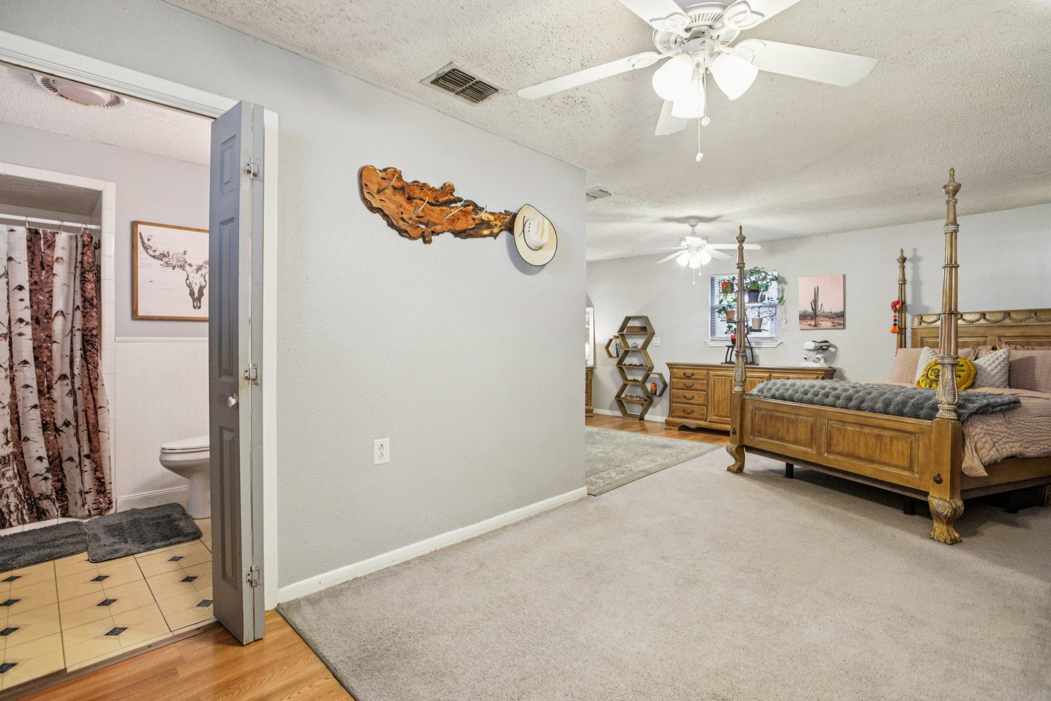 208 E Tomlinson St, Florence, TX 76527