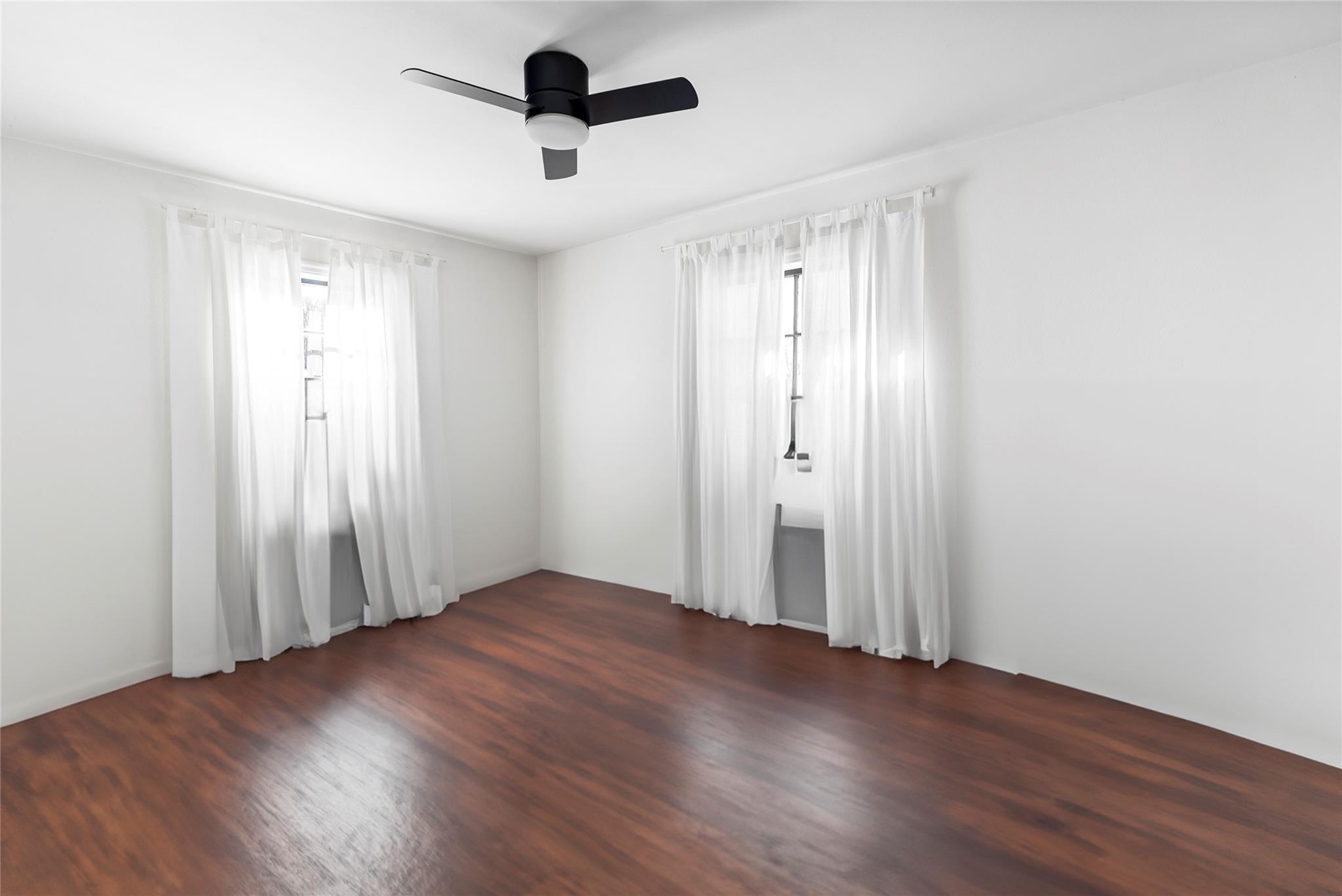 517 N Avenue F, Elgin, TX 78621