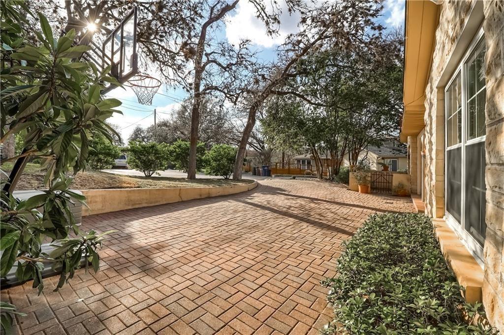 1504 Hillmont St, Austin, TX 78704