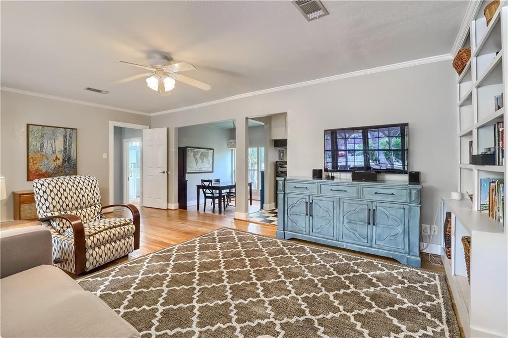 1504 Hillmont St, Austin, TX 78704