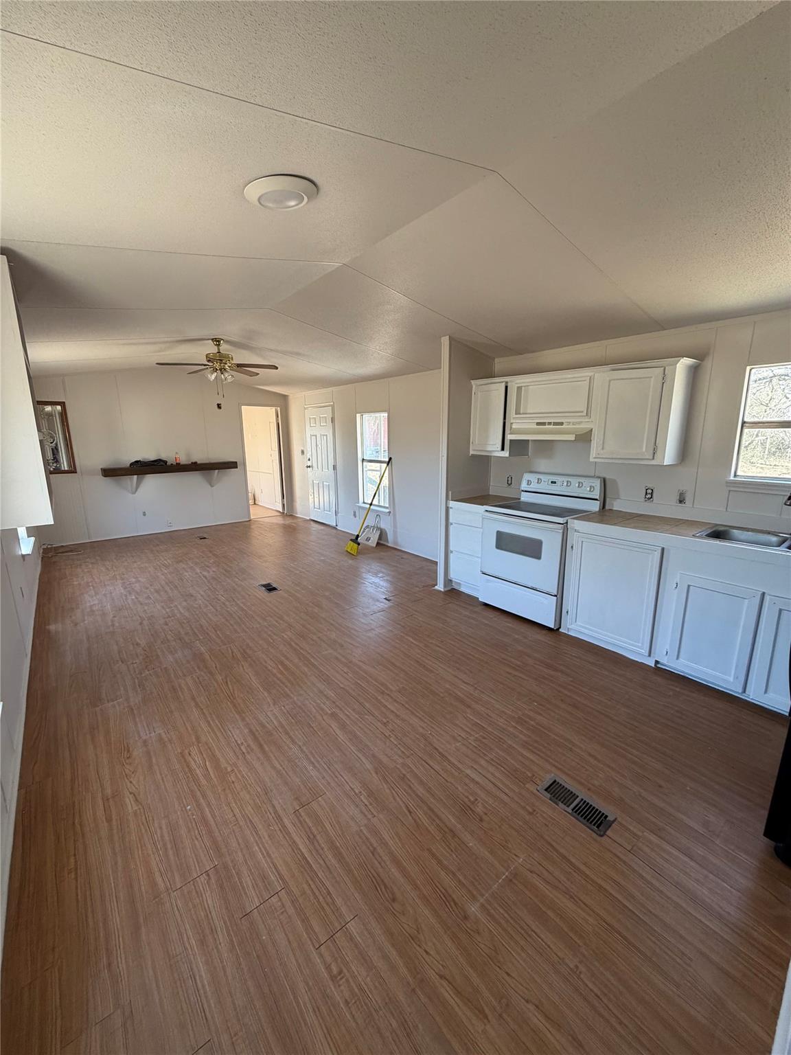 156 Bullfrog Holler Rd, Dale, TX 78616