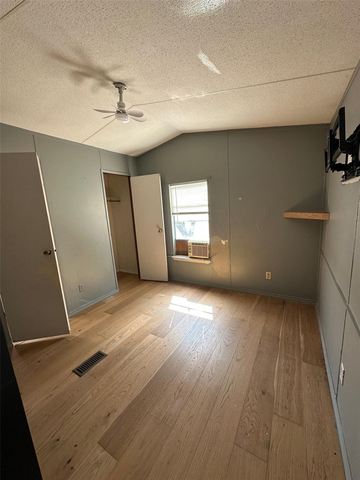 156 Bullfrog Holler Rd, Dale, TX 78616