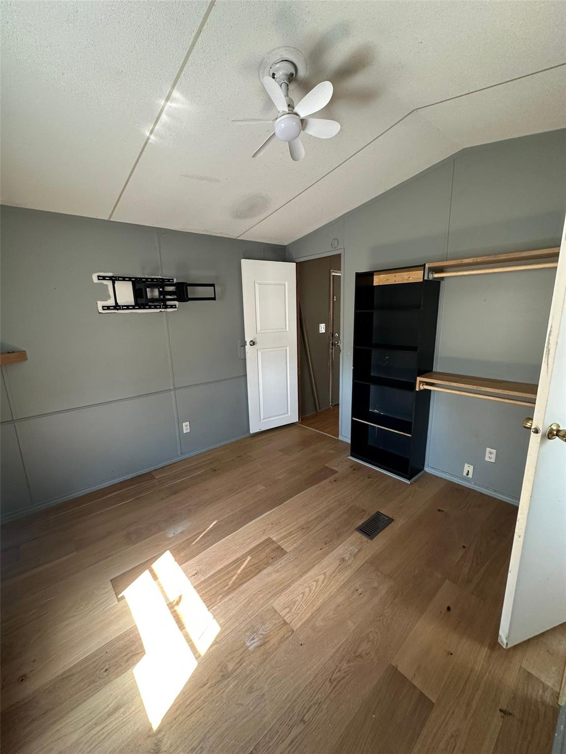 156 Bullfrog Holler Rd, Dale, TX 78616